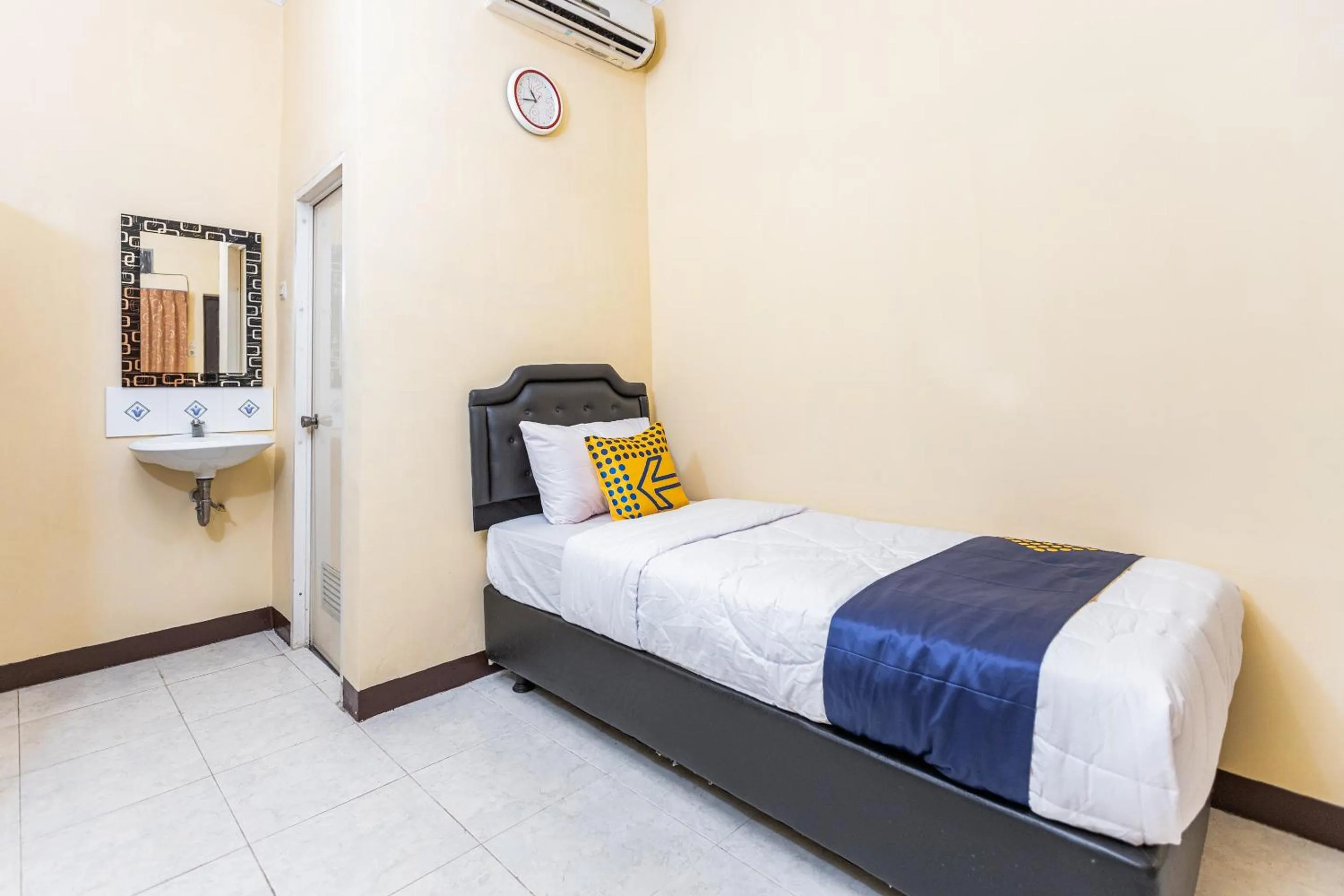 Bedroom in Hotel O Pondok Ripuji