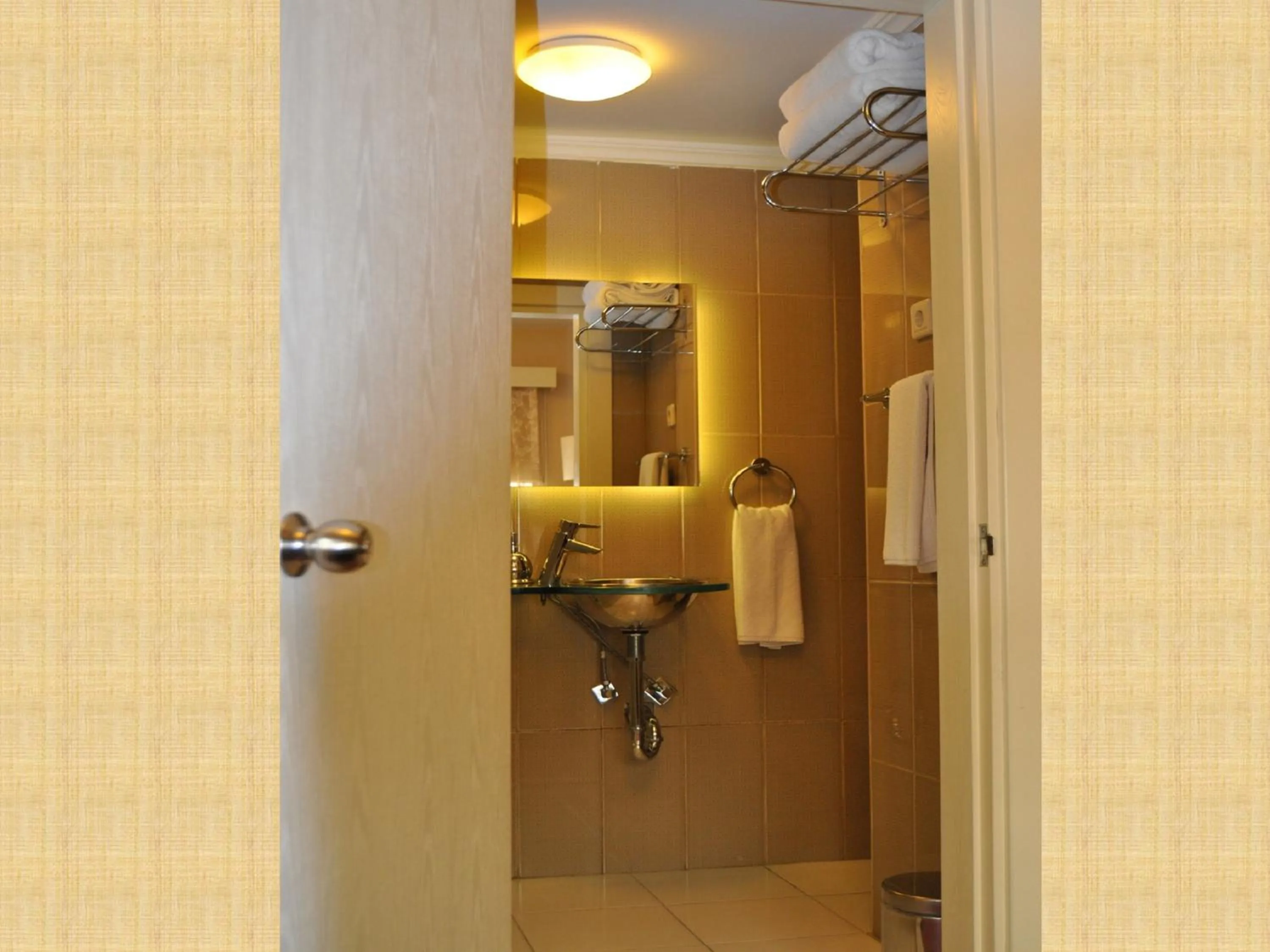 Bathroom in Hotel Taksim Home