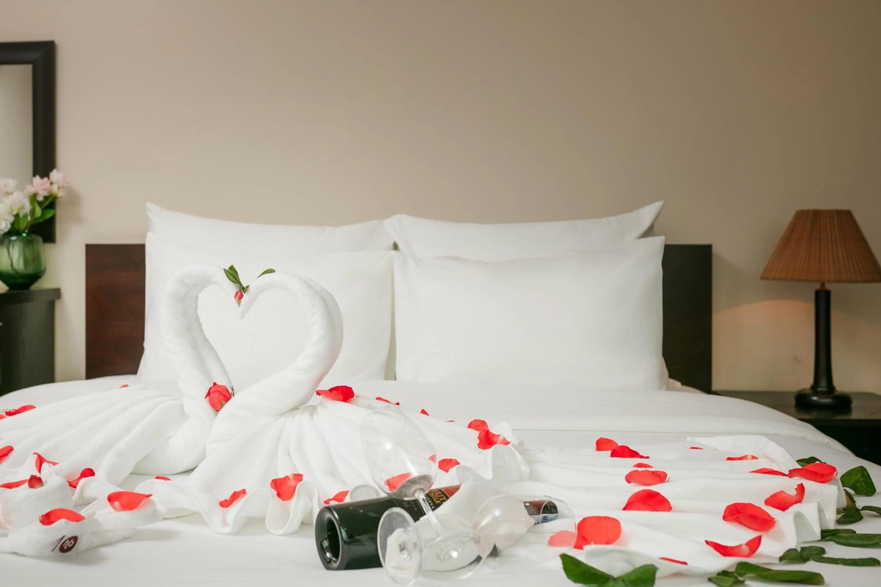 Bed in HB Serviced Apartment - 121B Quan Hoa