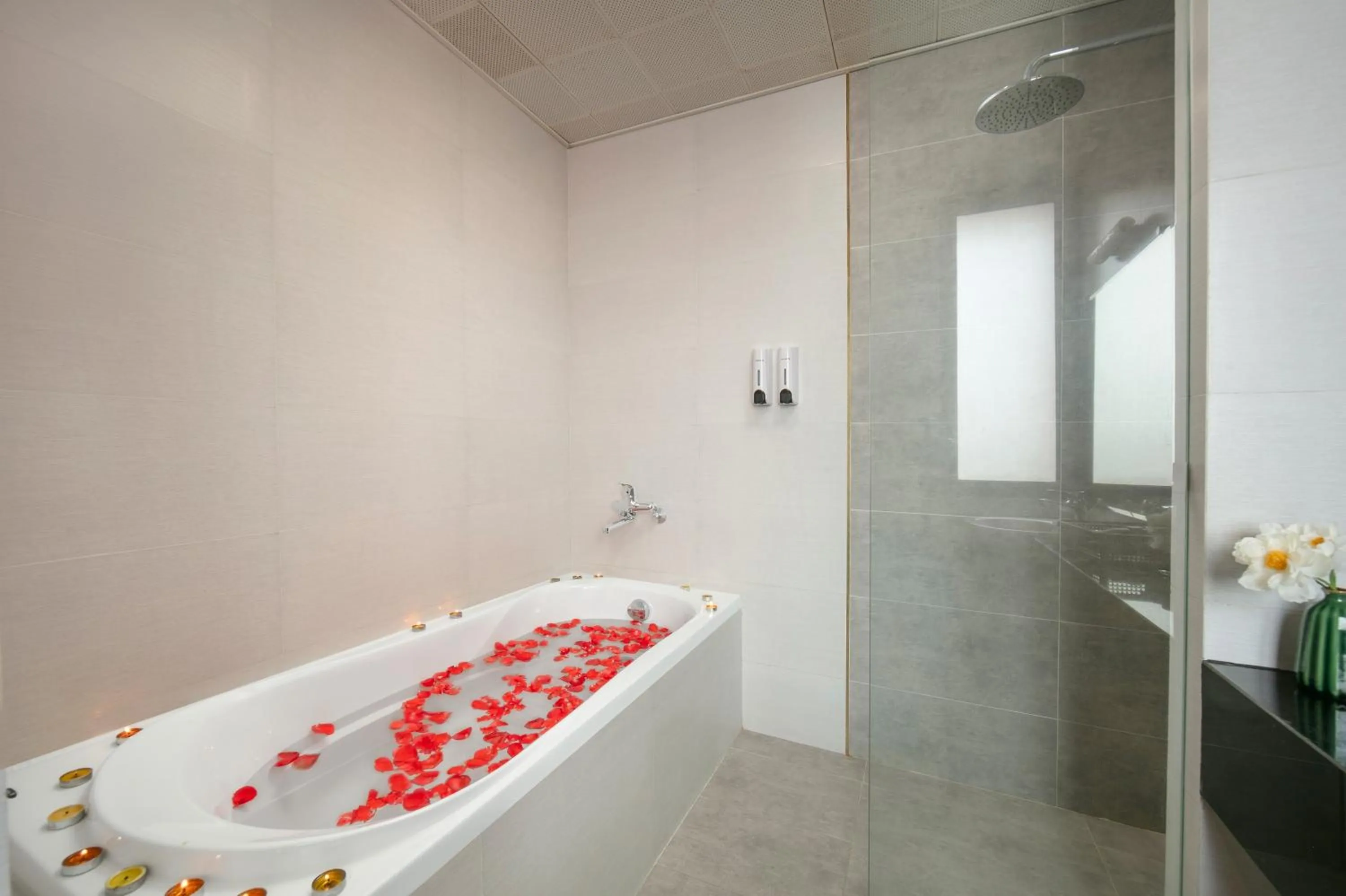 Bath in HB Serviced Apartment - 121B Quan Hoa