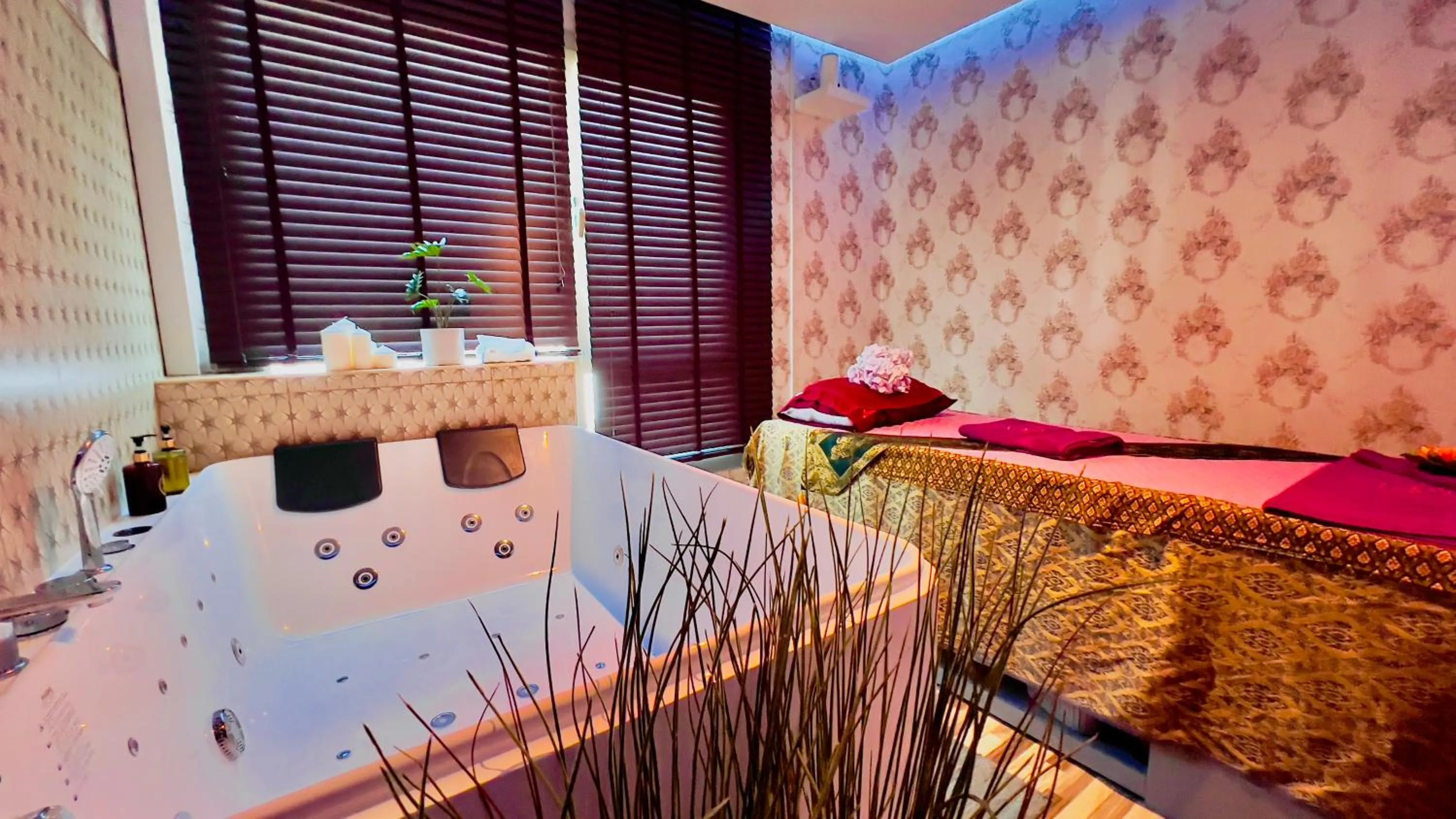 Spa and wellness centre/facilities, Bed in BW Suites & Spa