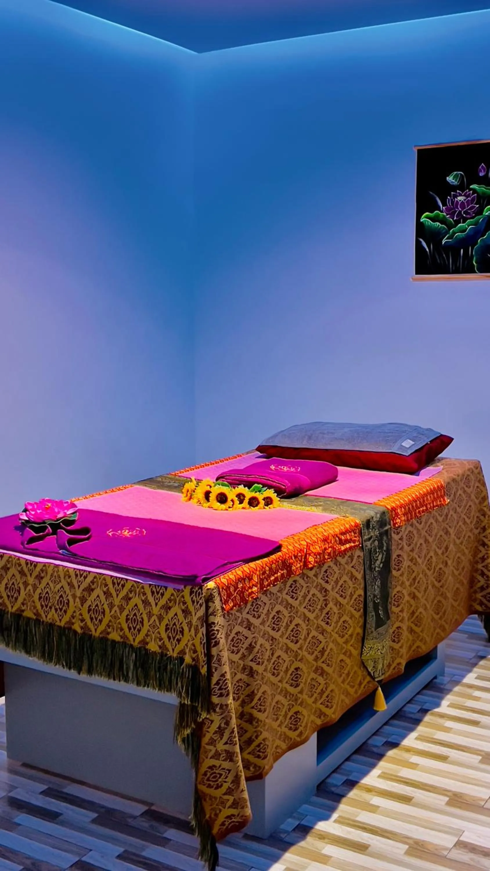 Massage, Bed in BW Suites & Spa