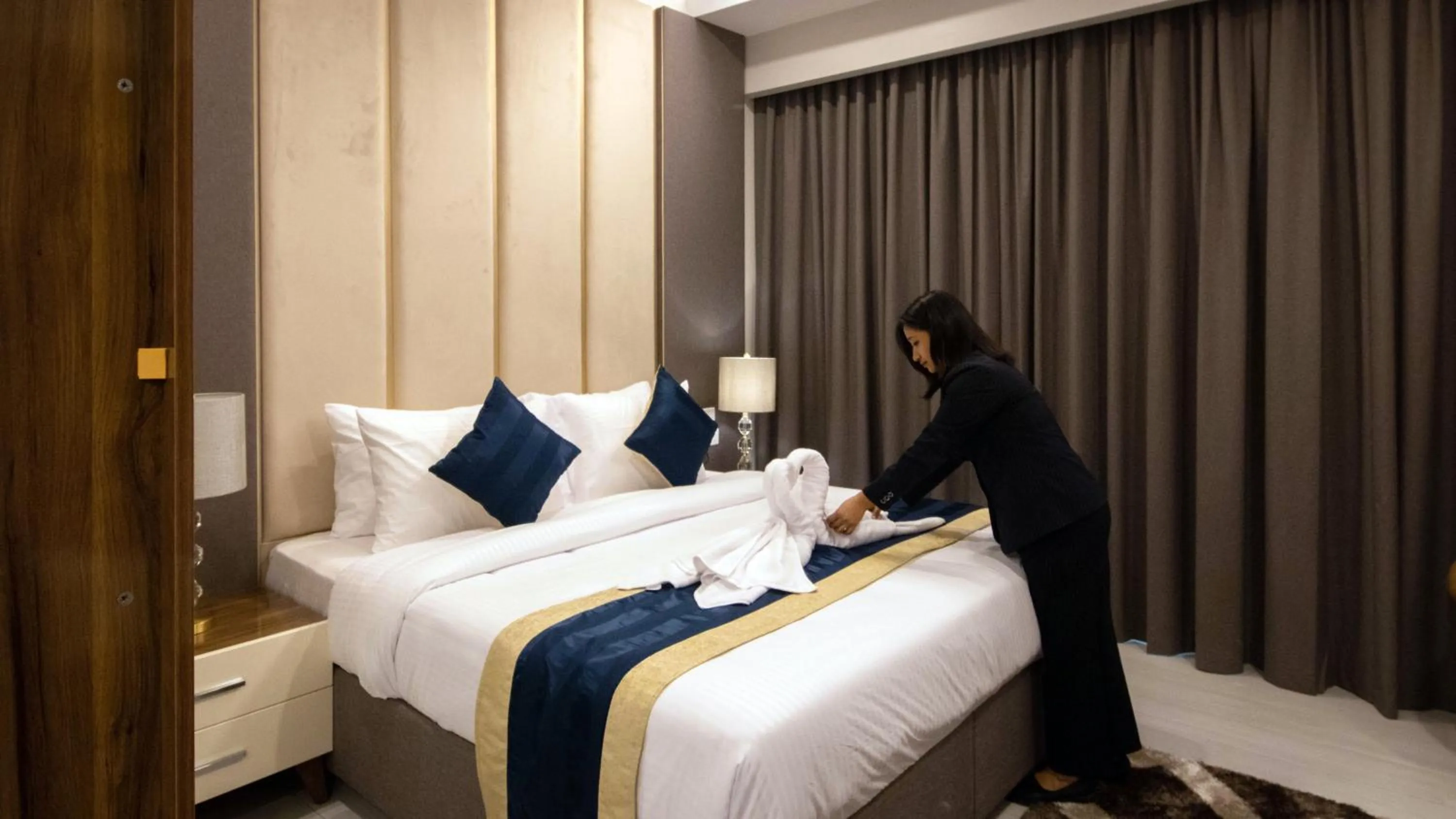 Bed in BW Suites & Spa