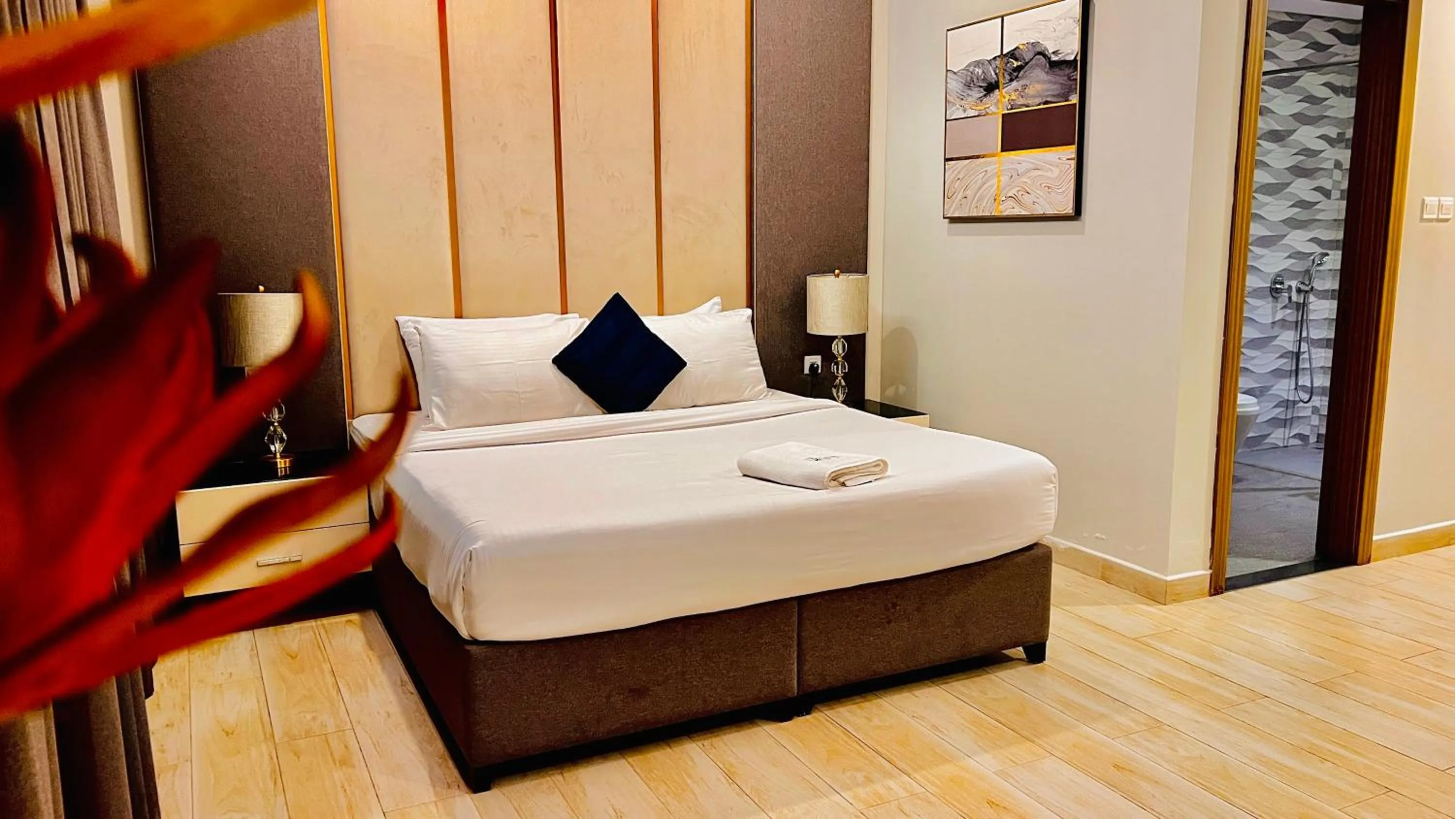 Bedroom, Bed in BW Suites & Spa