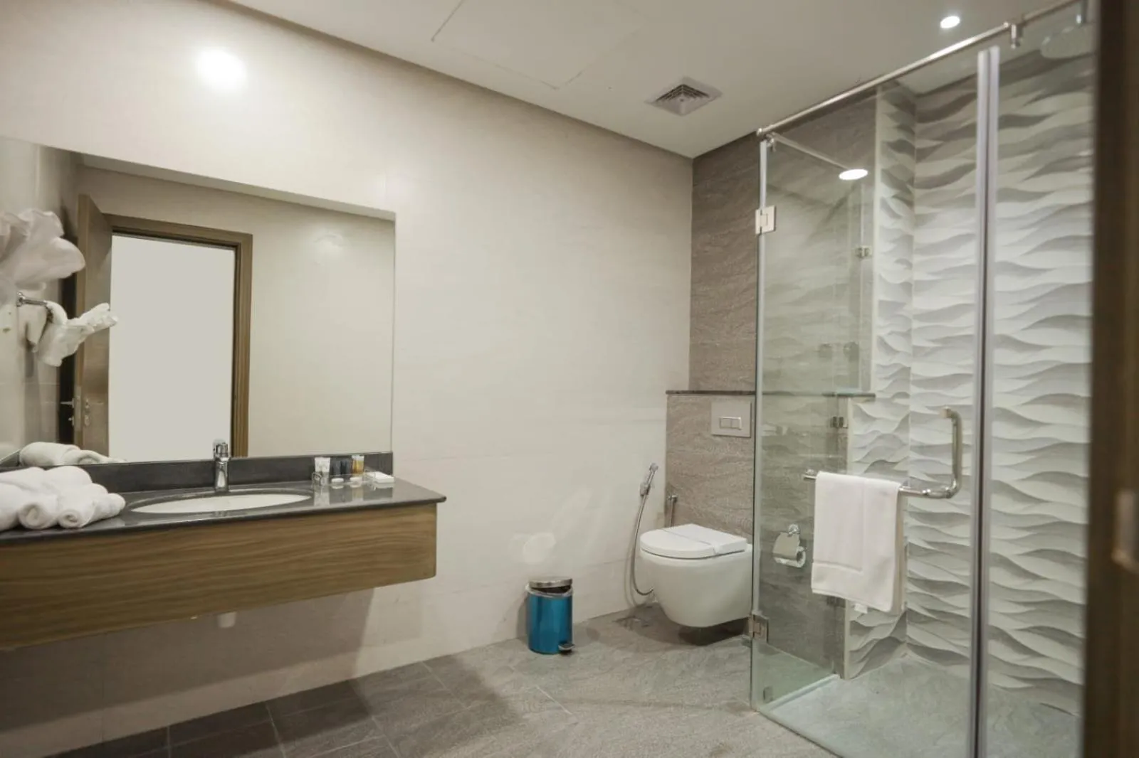 Bathroom in BW Suites & Spa