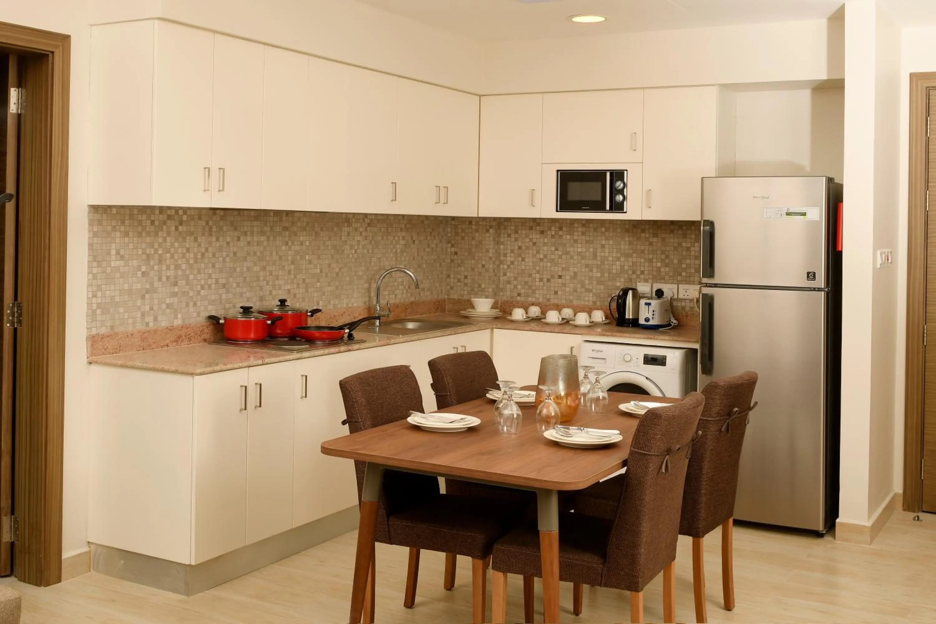 Kitchen or kitchenette in BW Suites & Spa