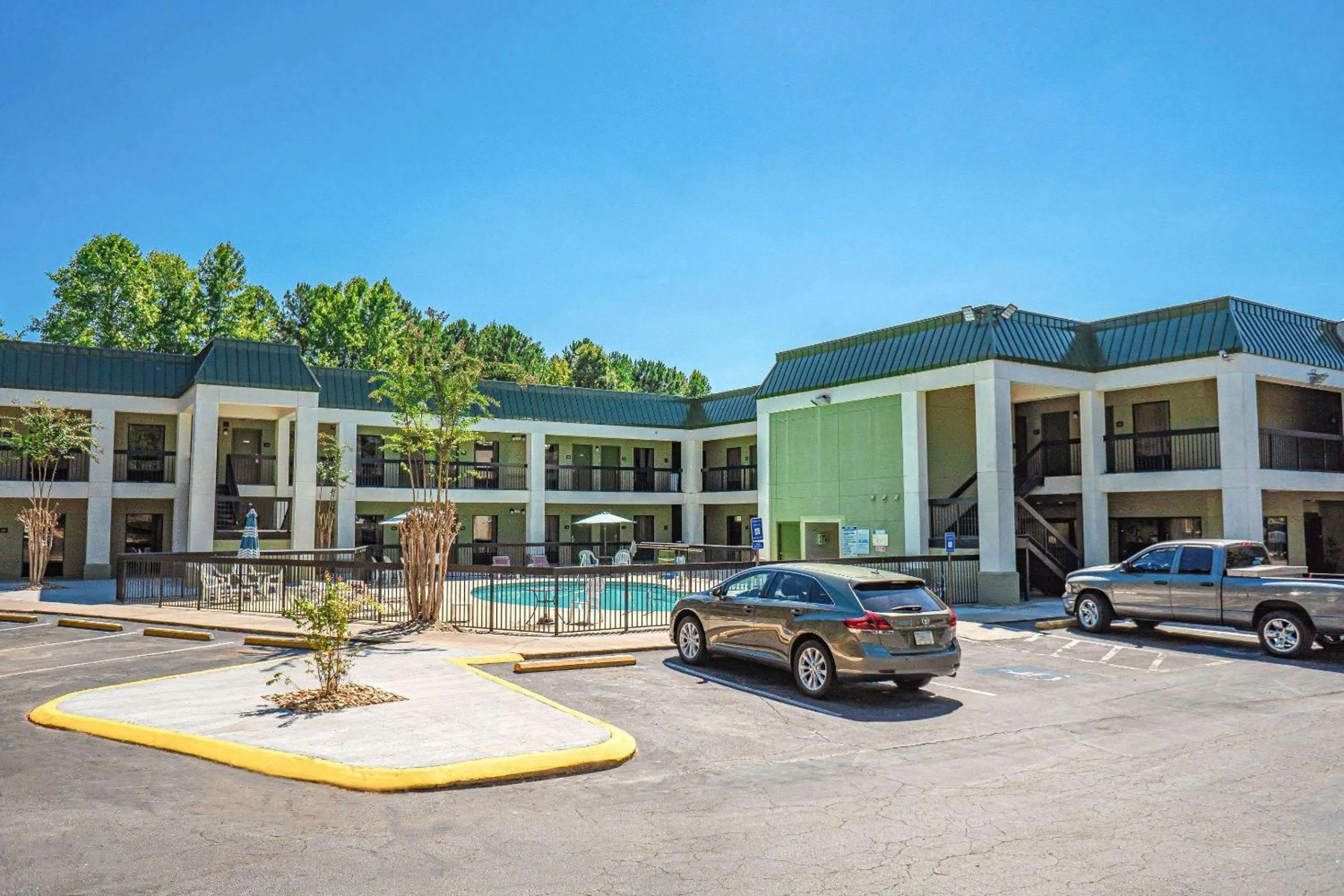 Property building in Quality Inn & Suites near Six Flags - Austell