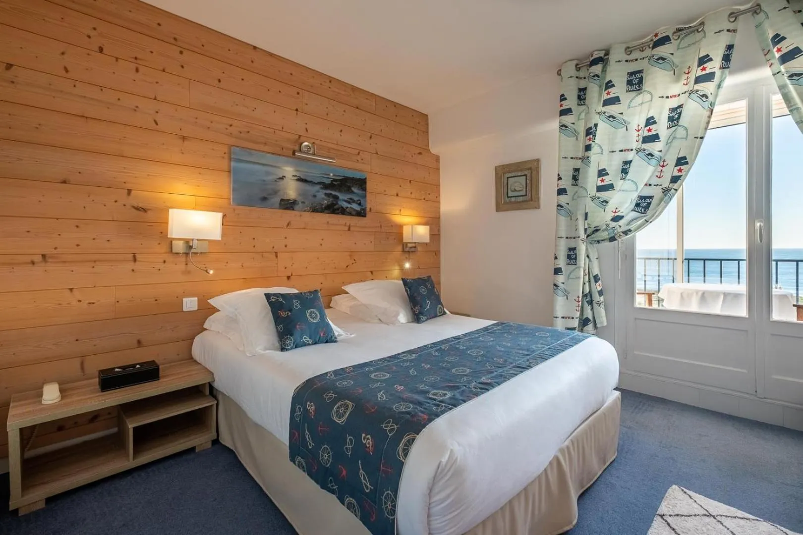 Bed in Hotel Restaurant De La Plage