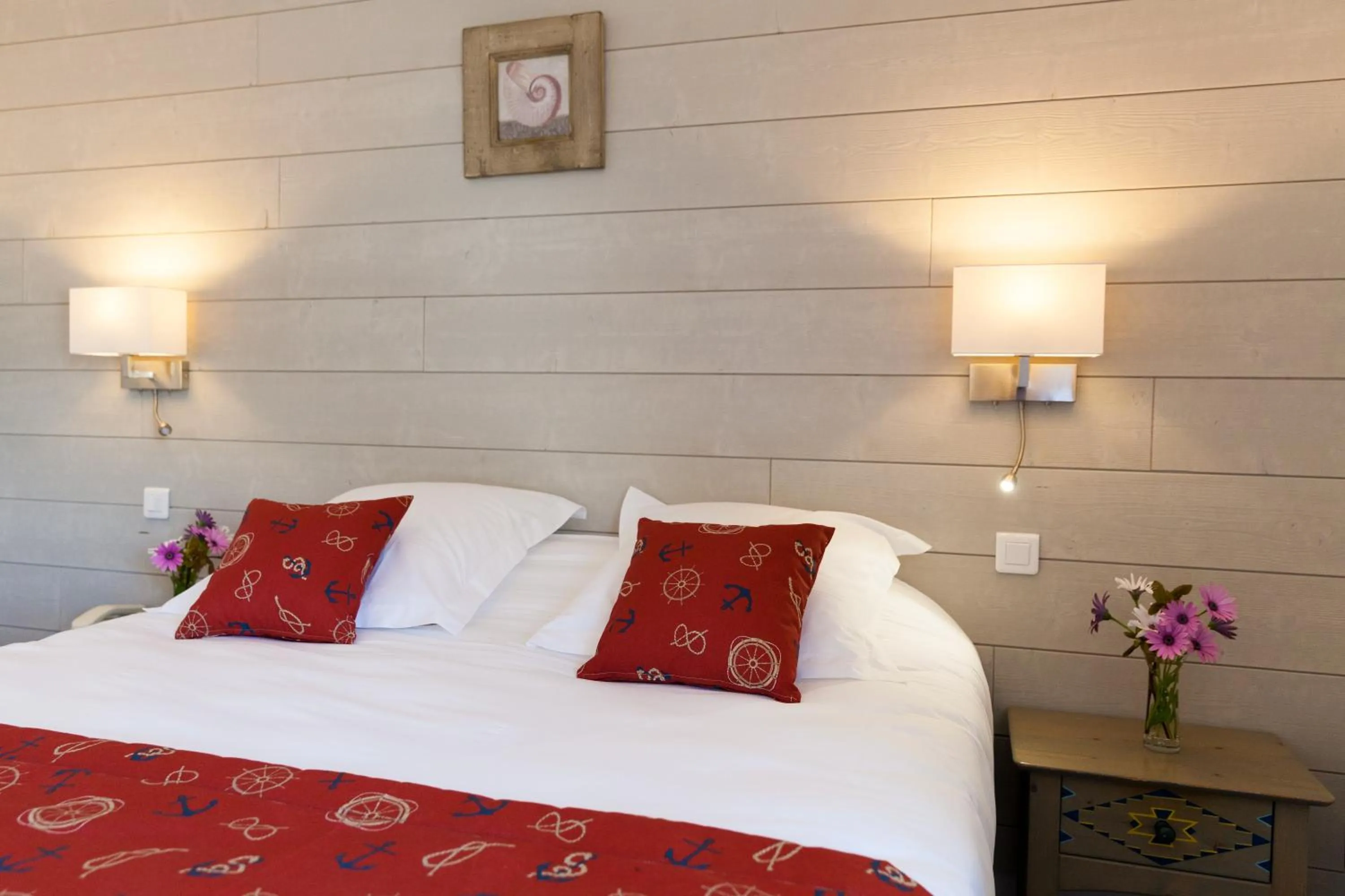 Bed in Hotel Restaurant De La Plage