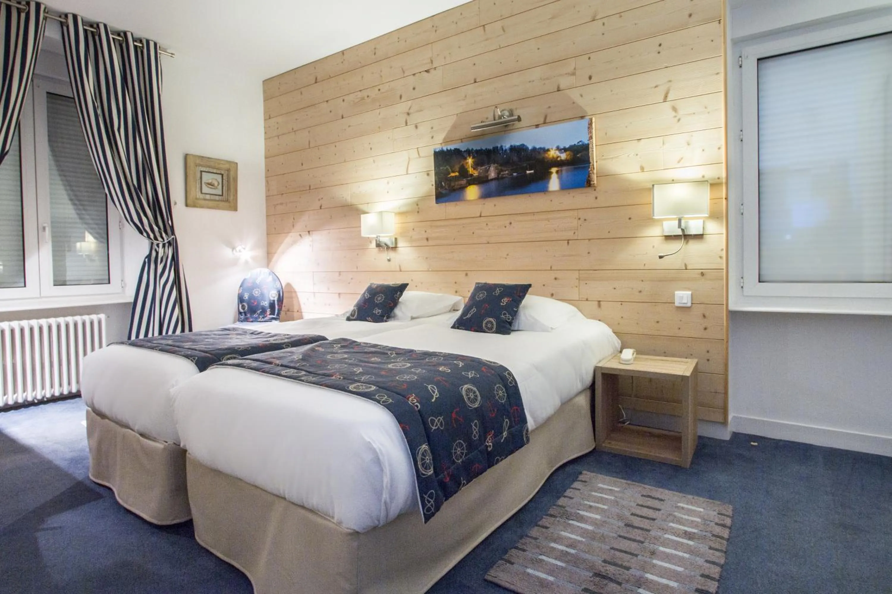 Photo of the whole room, Bed in Hotel Restaurant De La Plage