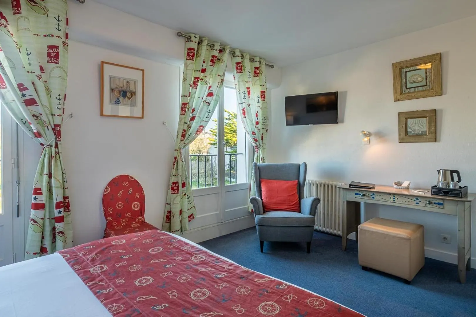 Bed in Hotel Restaurant De La Plage