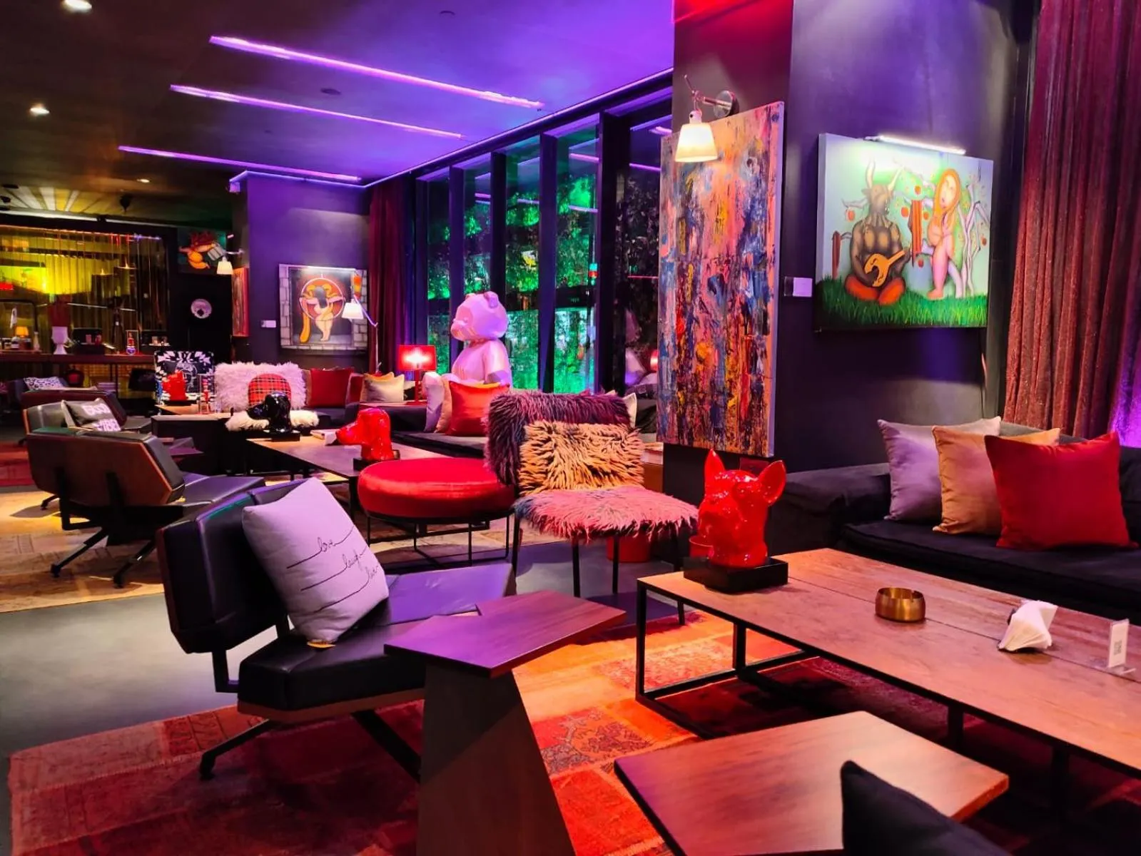 Lobby or reception in The Smallville Hotel