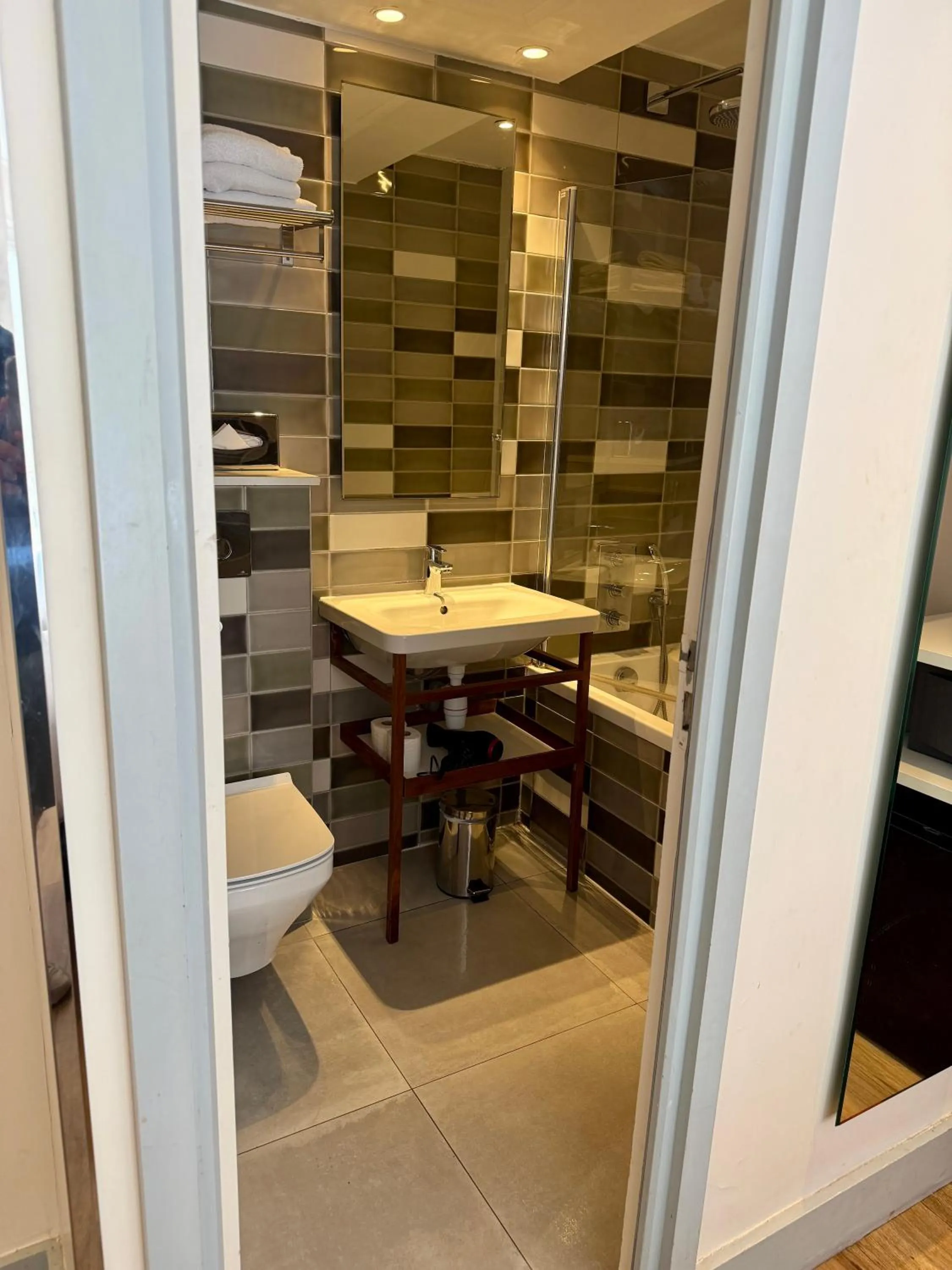 Bathroom in Stella Etoile