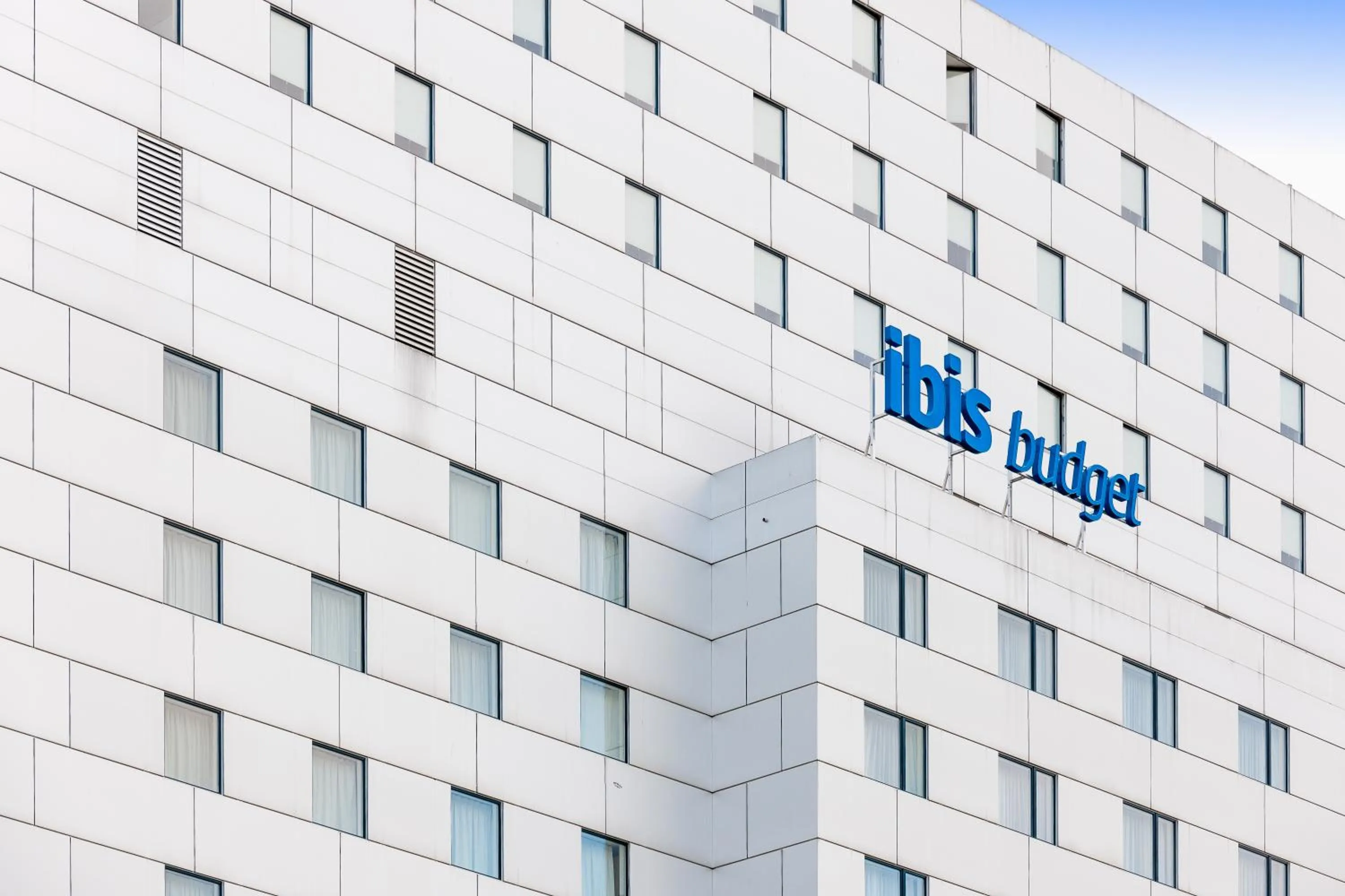 Facade/entrance in ibis budget Bern Expo