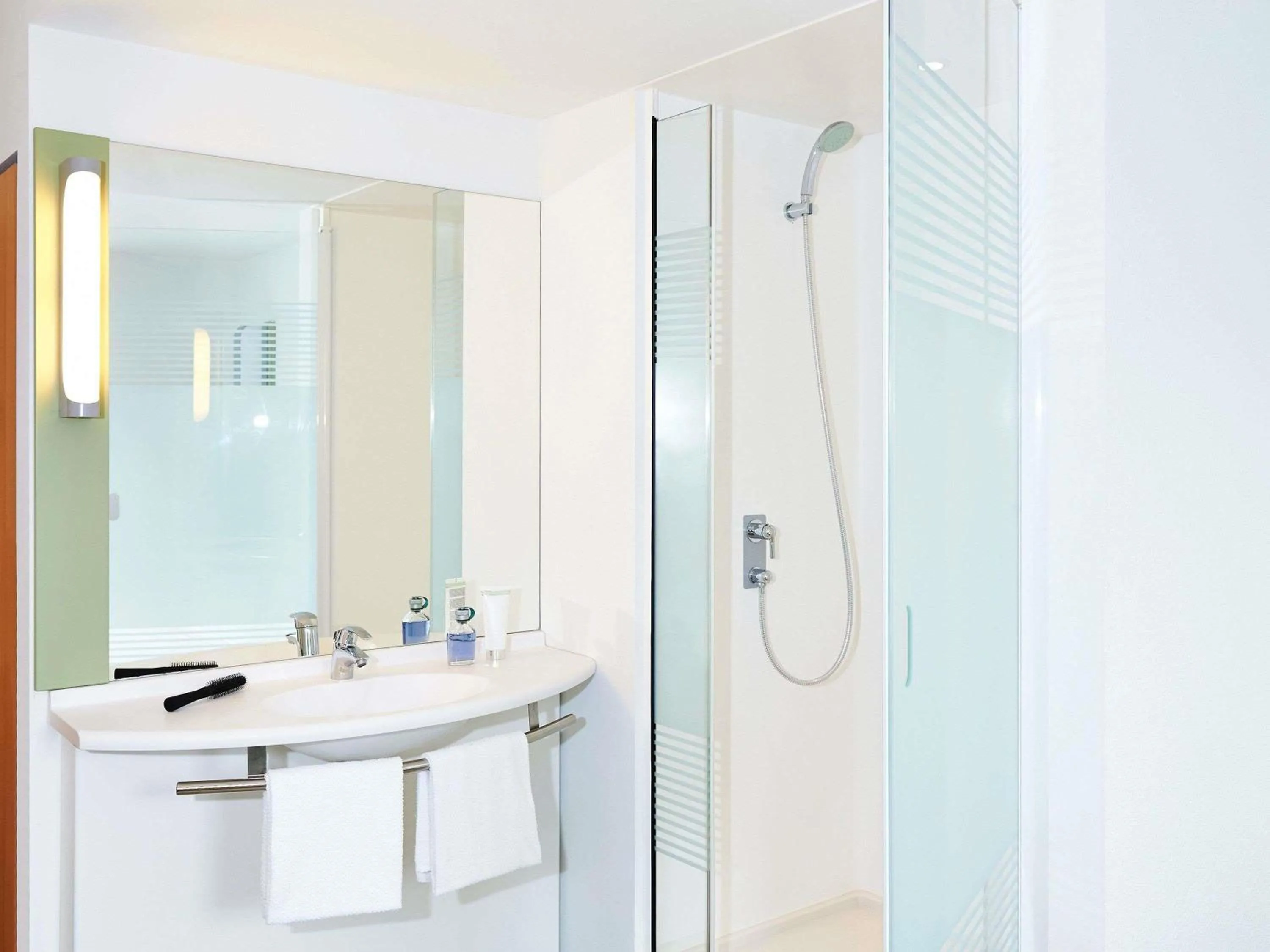 Bedroom in ibis budget Zurich City West