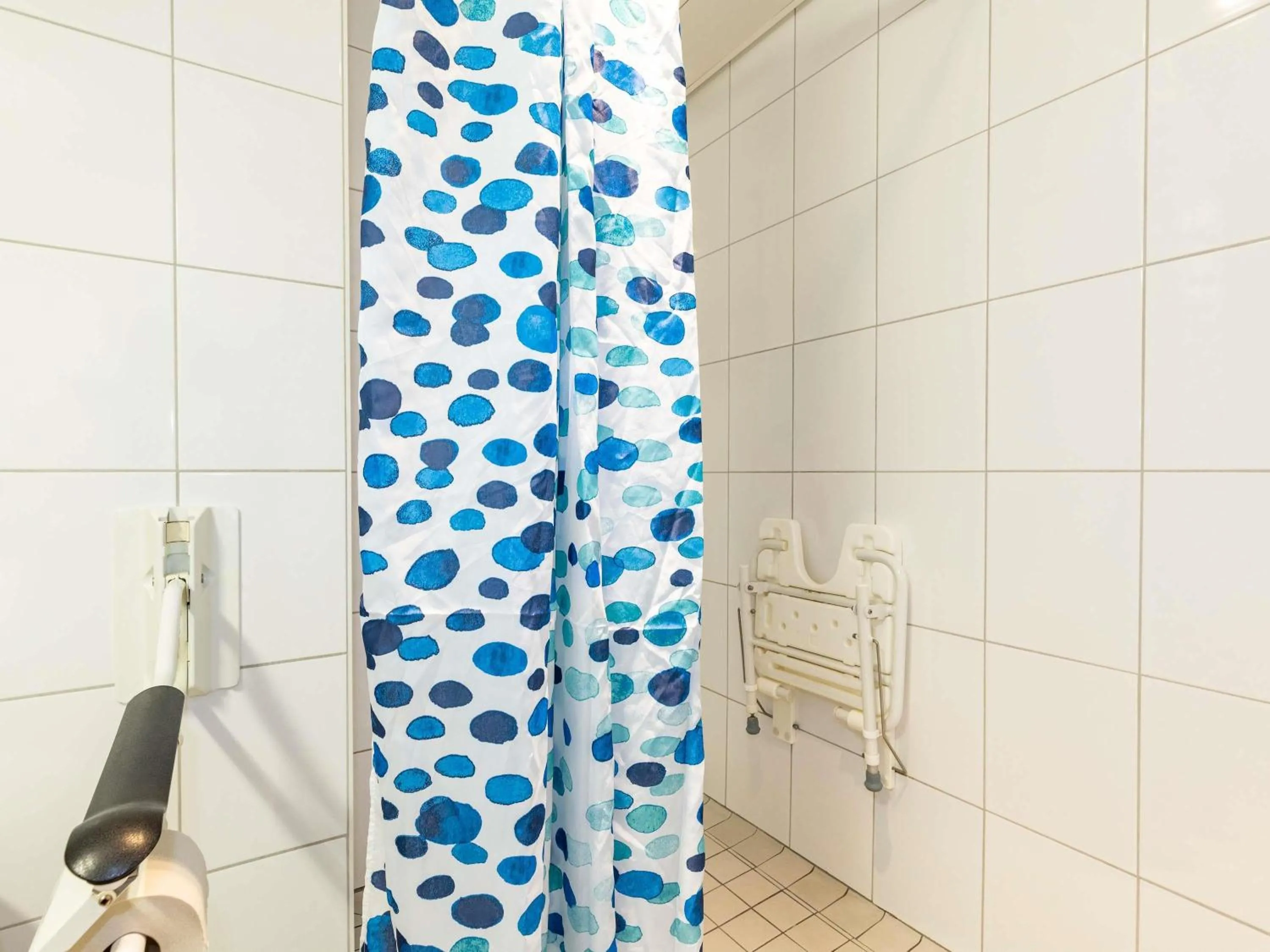 Bedroom in ibis budget Zurich City West