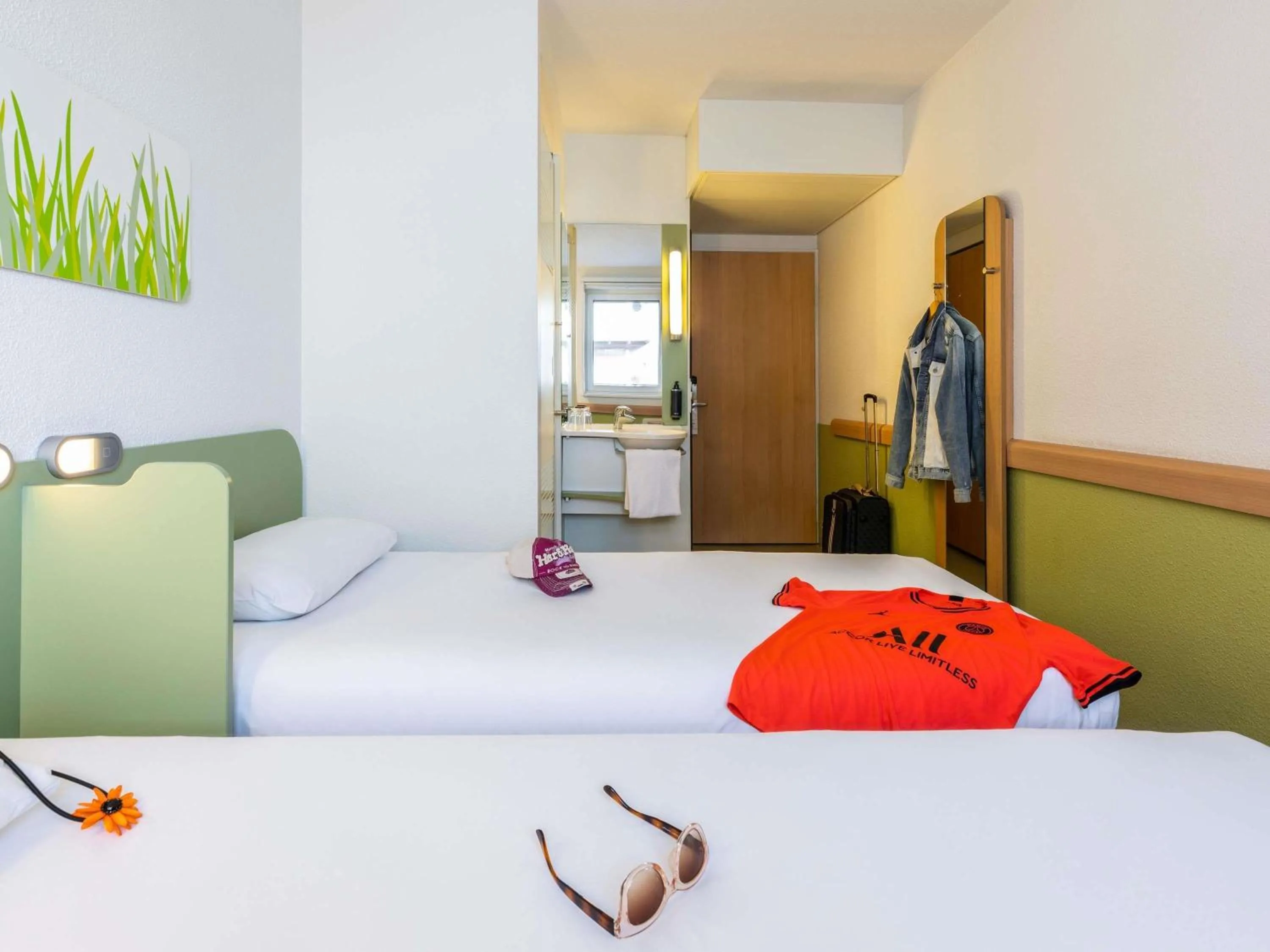 Bedroom, Bed in ibis budget Zurich City West
