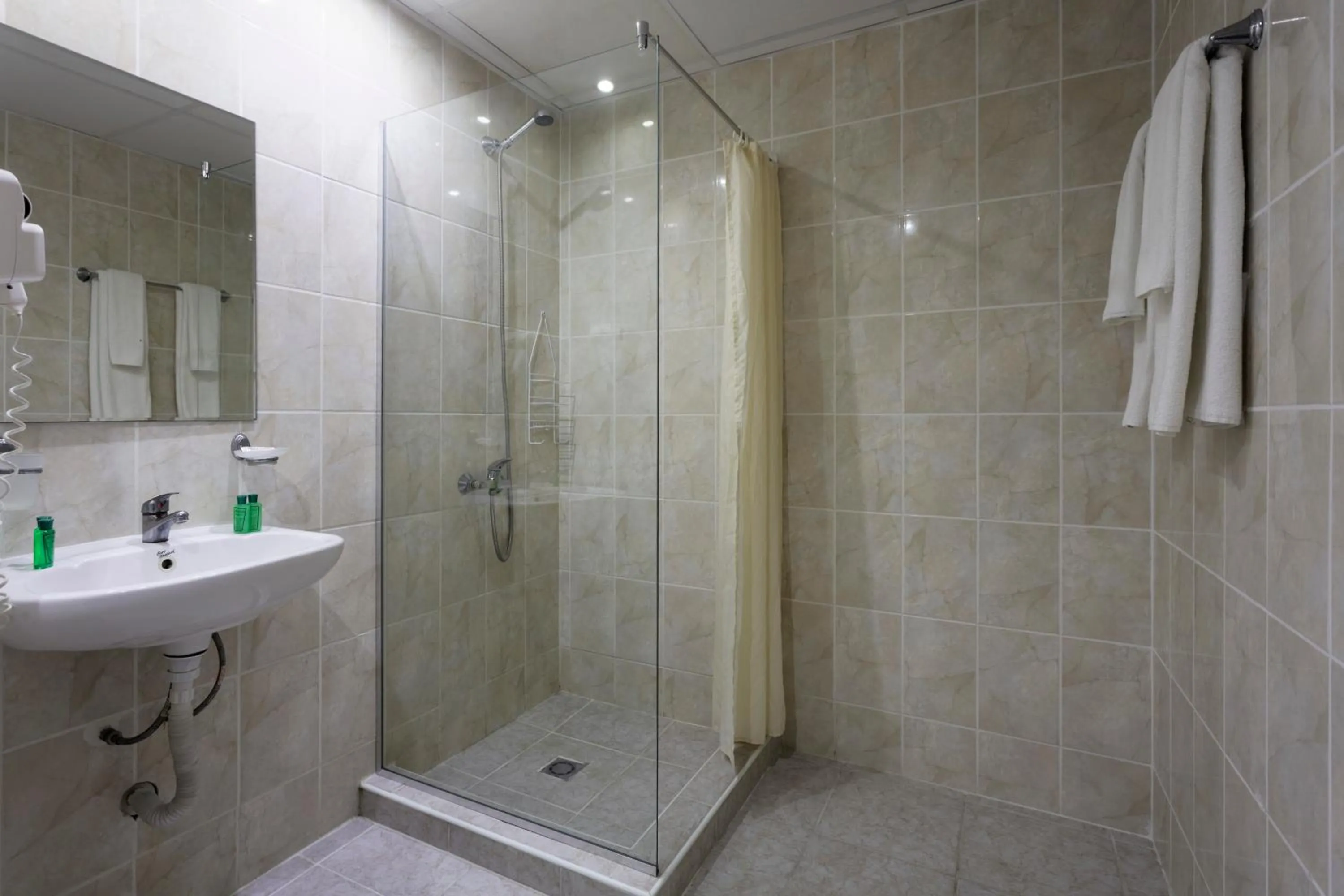Shower in Elena Hotel and Wellness - All Inclusive