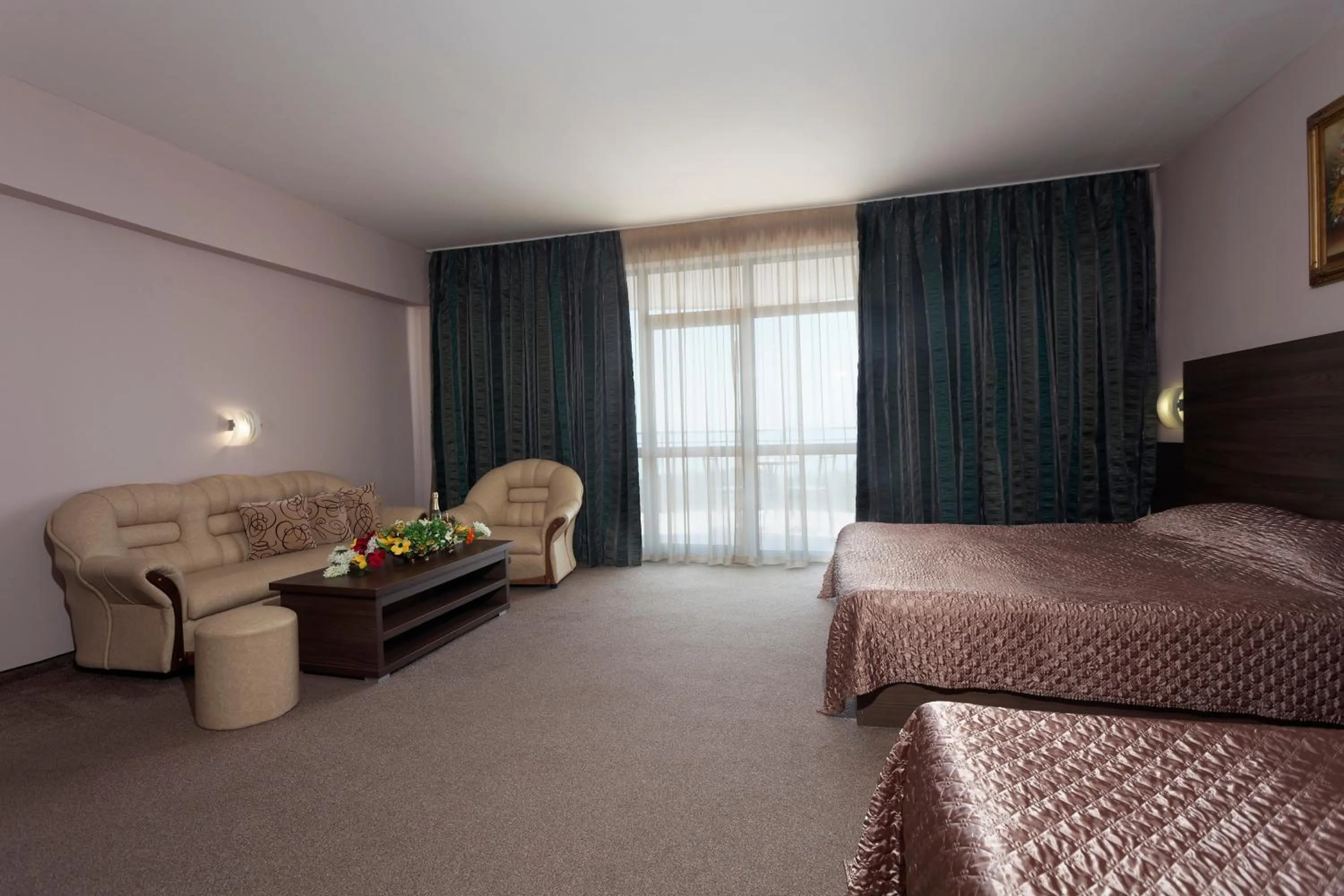 Living room, Bed in Elena Hotel and Wellness - All Inclusive