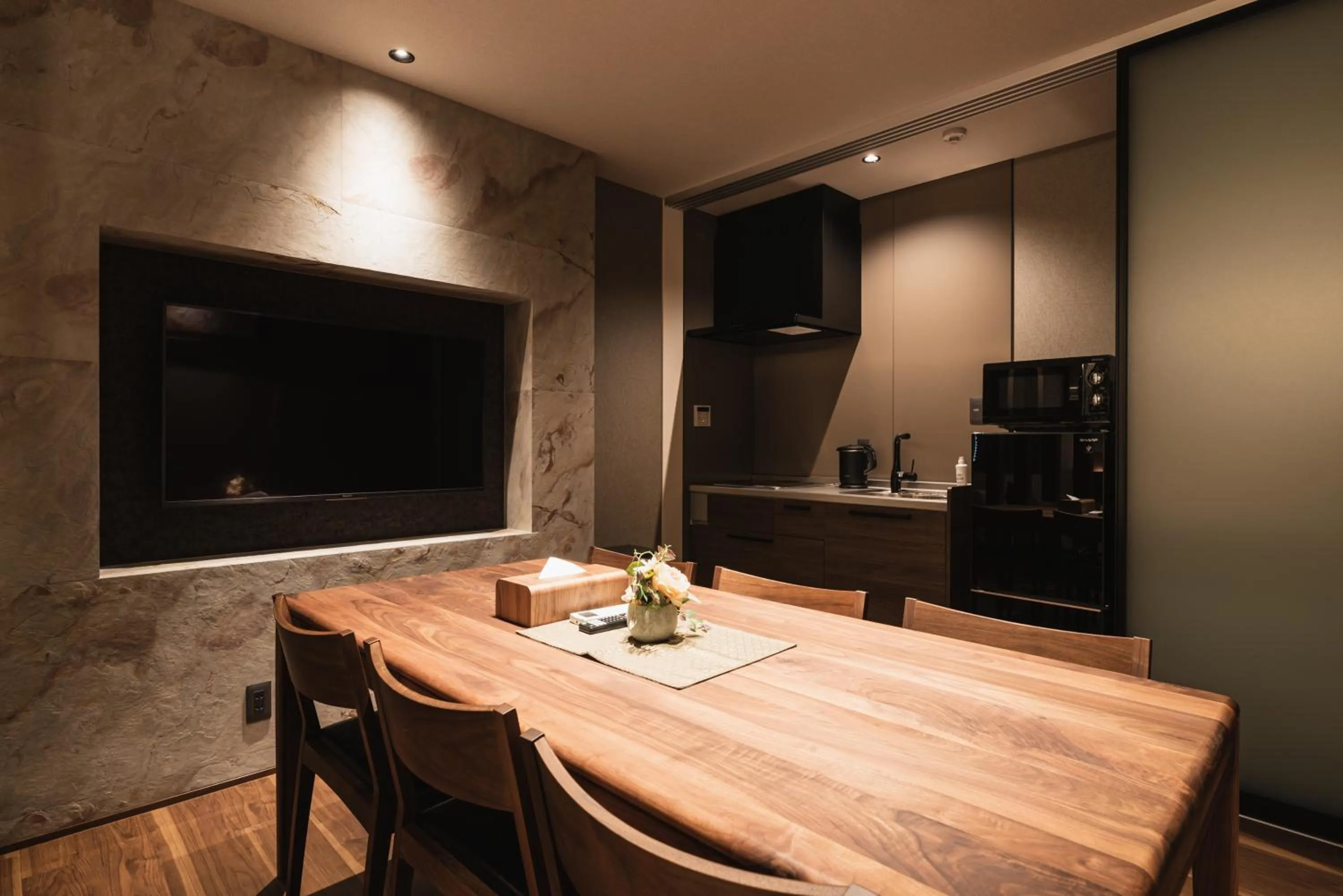 Dining area in GRAND BASE Beppu Ekihigashi