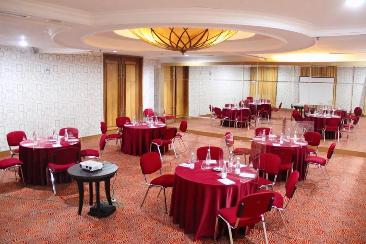 Banquet/Function facilities in The Bellezza Suites by Nemuru