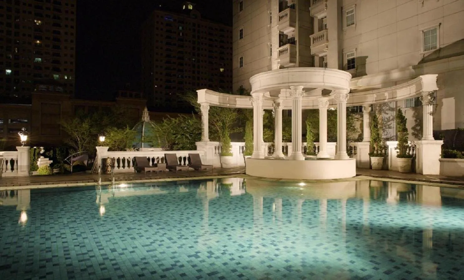 Pool view in The Bellezza Suites by Nemuru