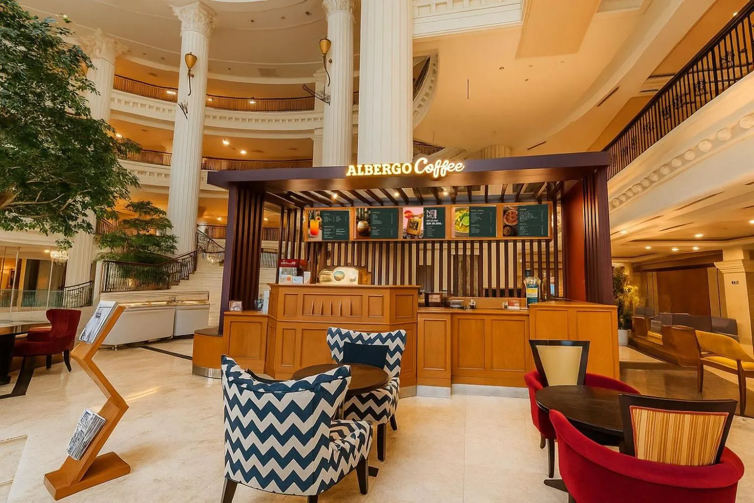 Lounge or bar in The Bellezza Suites by Nemuru