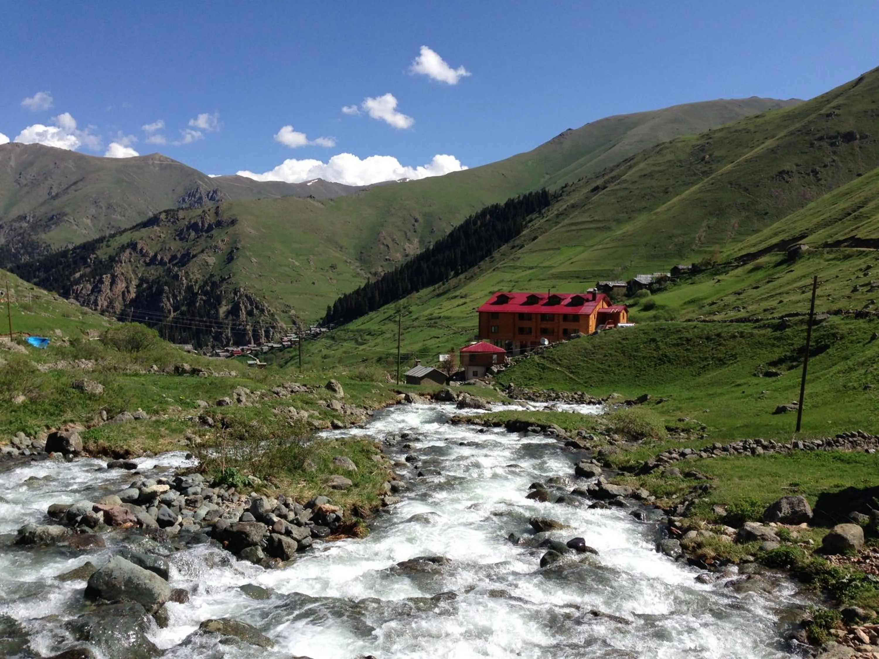 Facade/entrance in Yedigoller Hotel & Restaurant