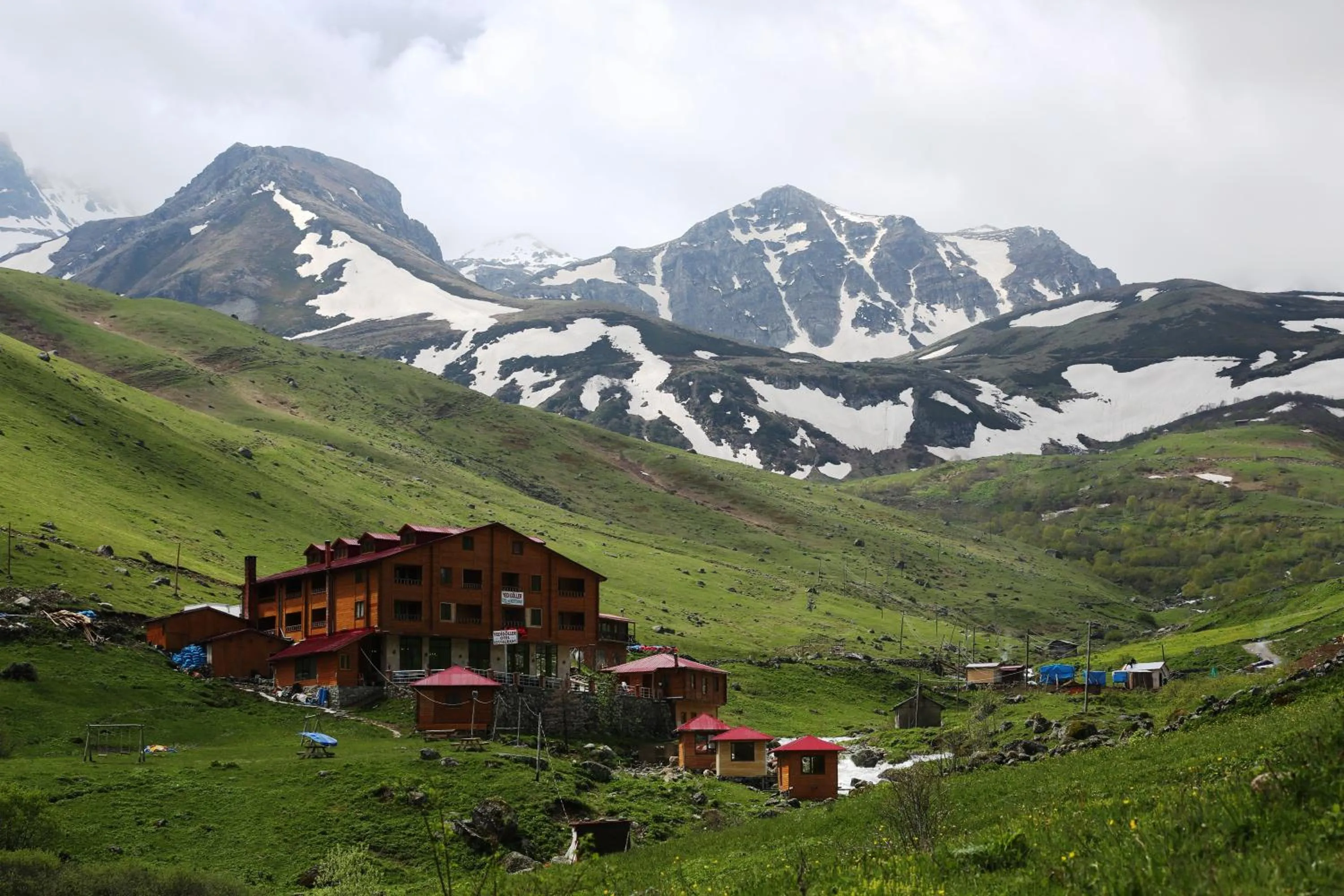 Day in Yedigoller Hotel & Restaurant