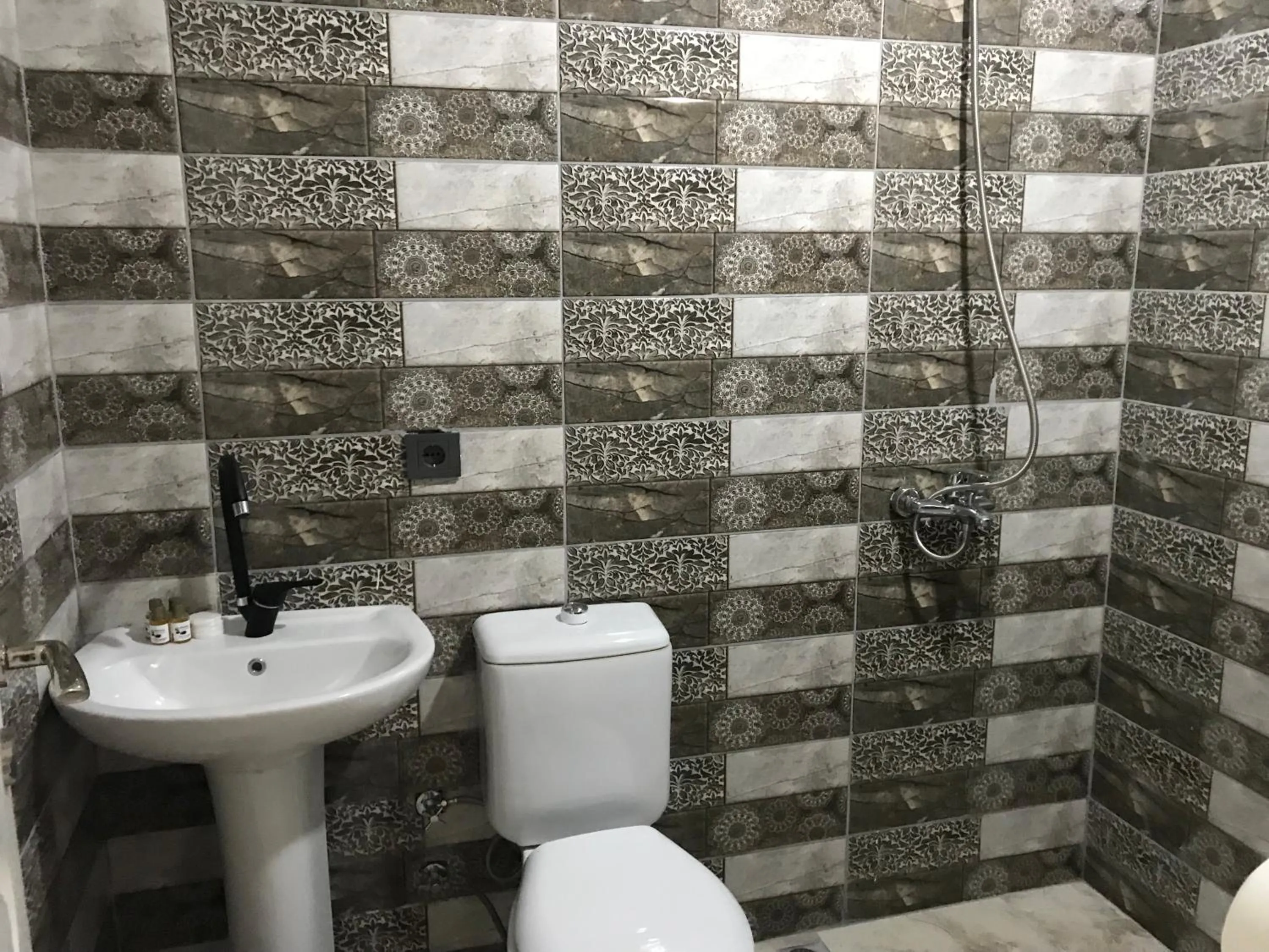 Bathroom in Yedigoller Hotel & Restaurant