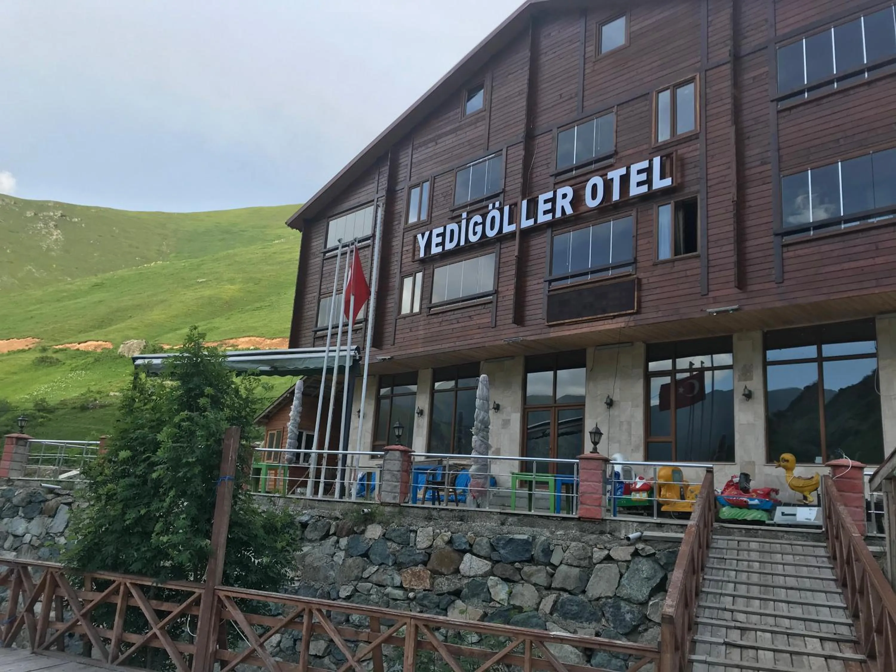 Facade/entrance in Yedigoller Hotel & Restaurant