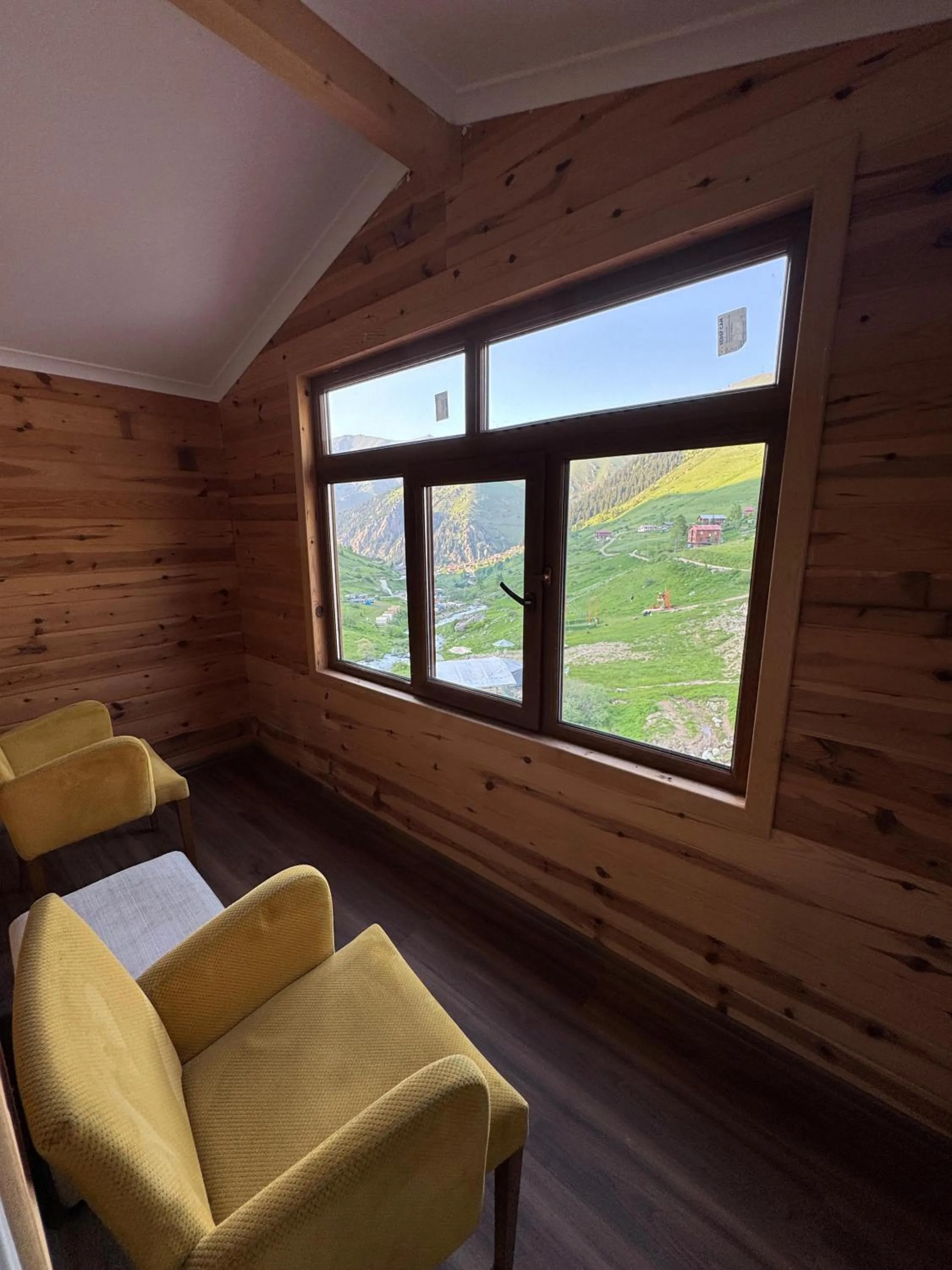 Balcony/Terrace in Yedigoller Hotel & Restaurant