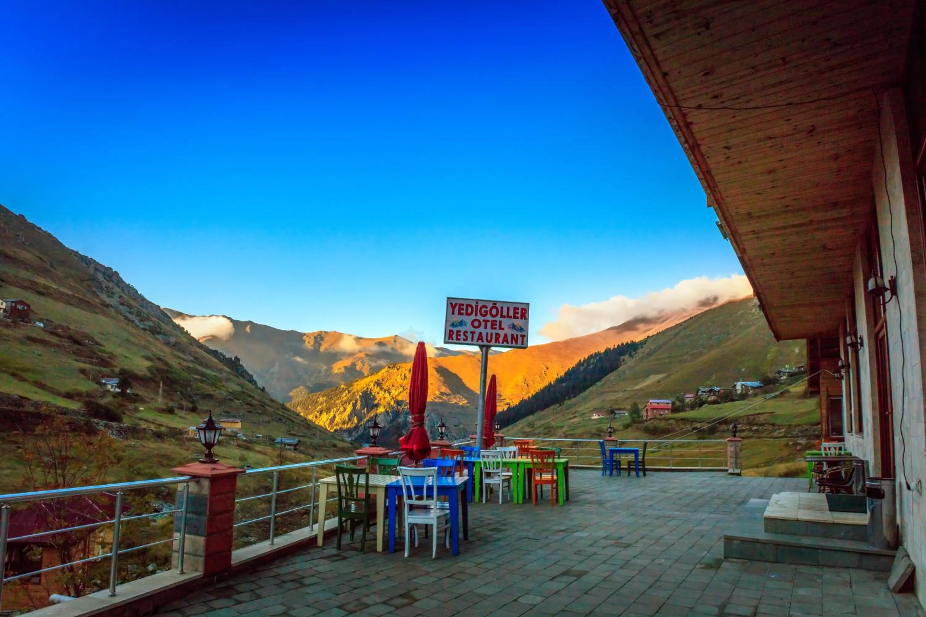 Balcony/Terrace in Yedigoller Hotel & Restaurant