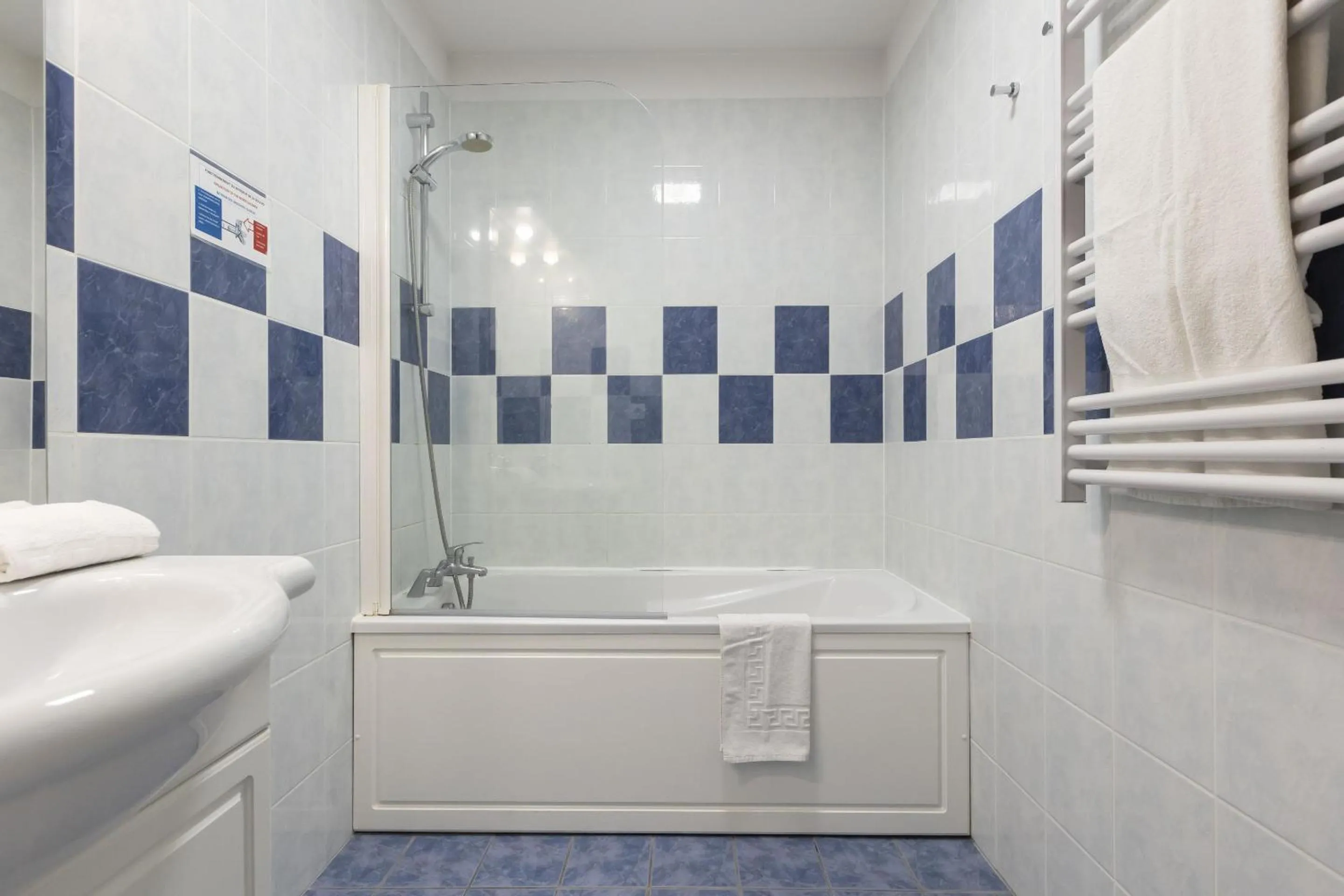 Bathroom in Résidence Odalys Le Domaine des Rois