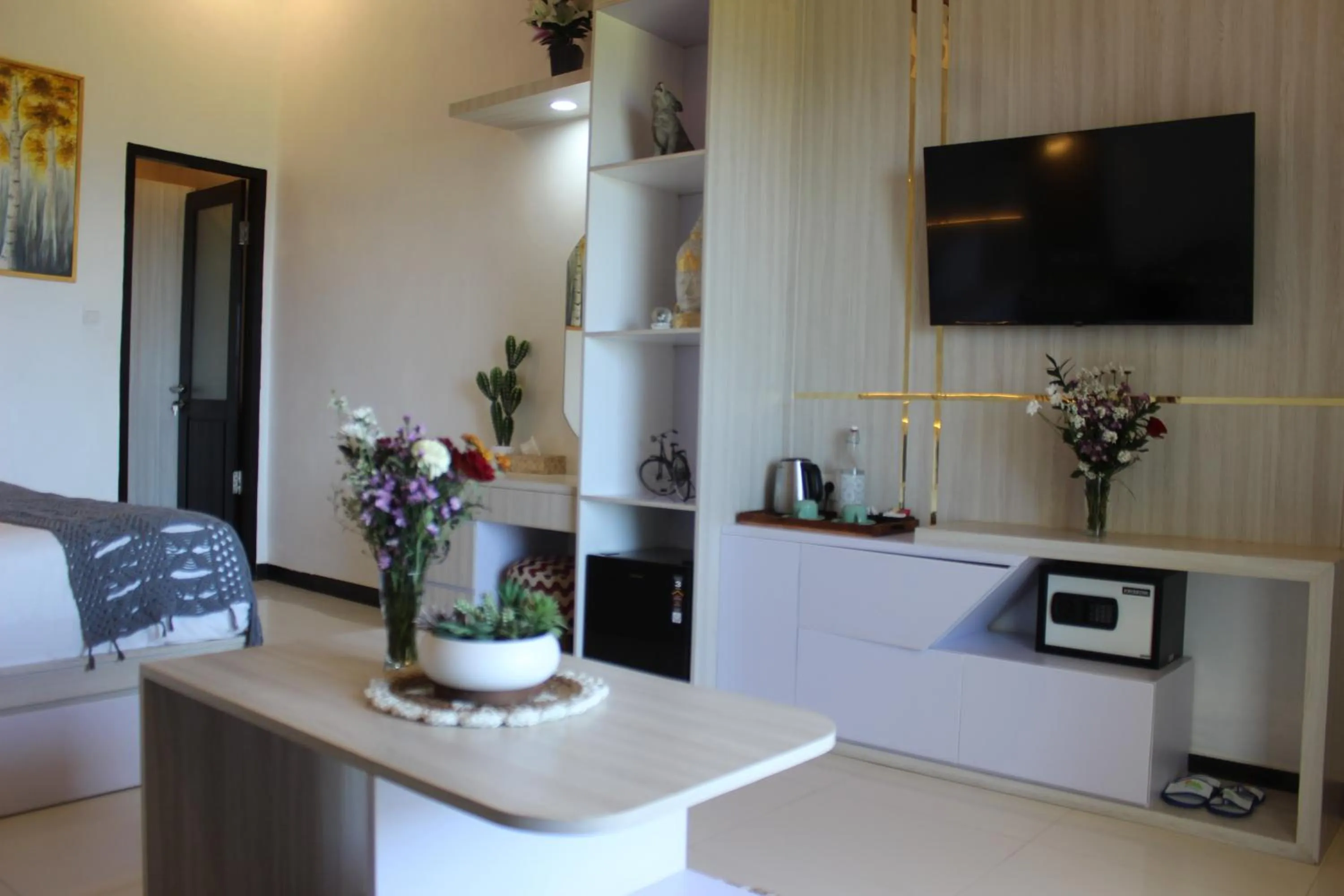 TV and multimedia in Reynten Hill