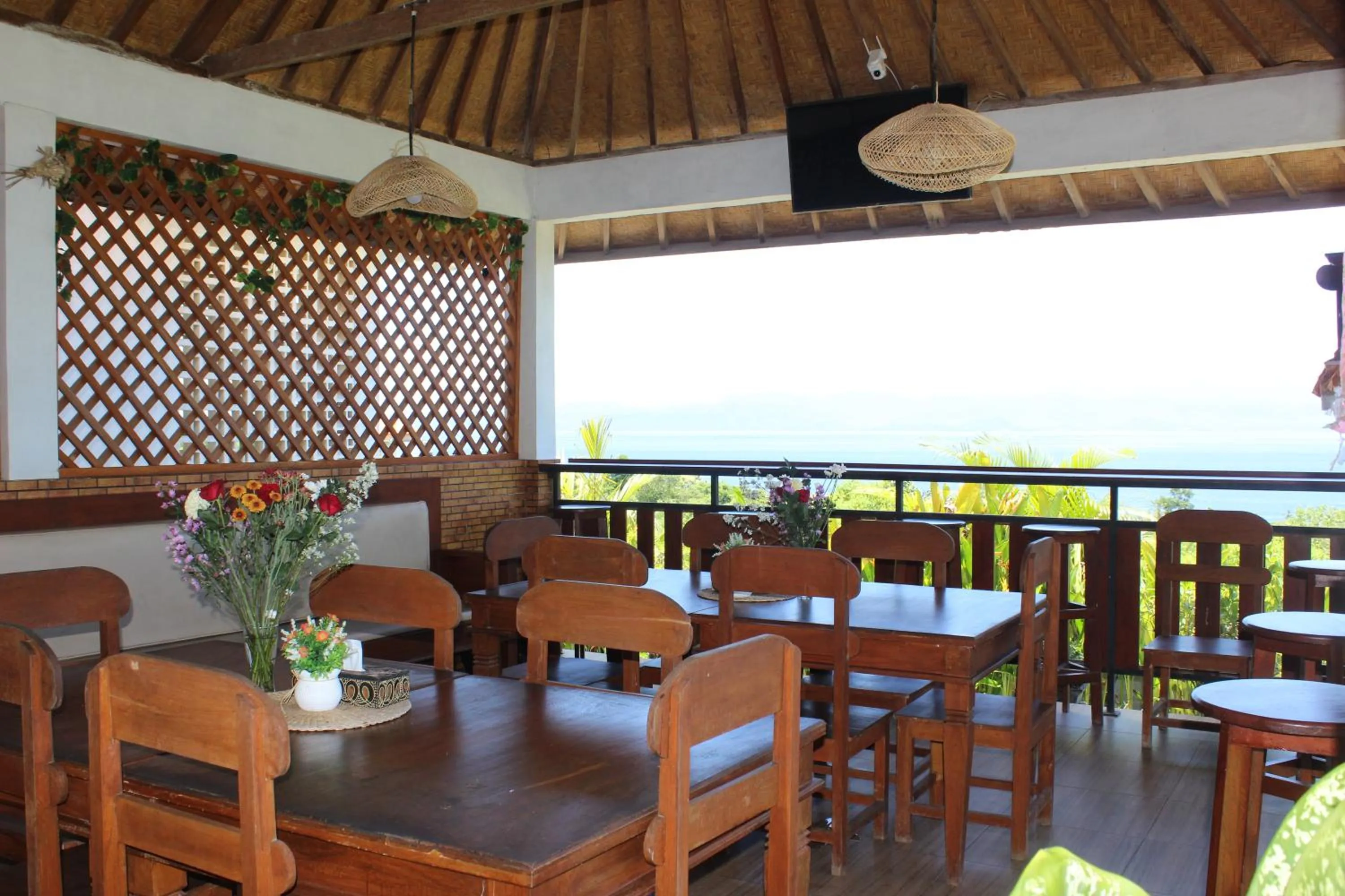 Restaurant/places to eat in Reynten Hill