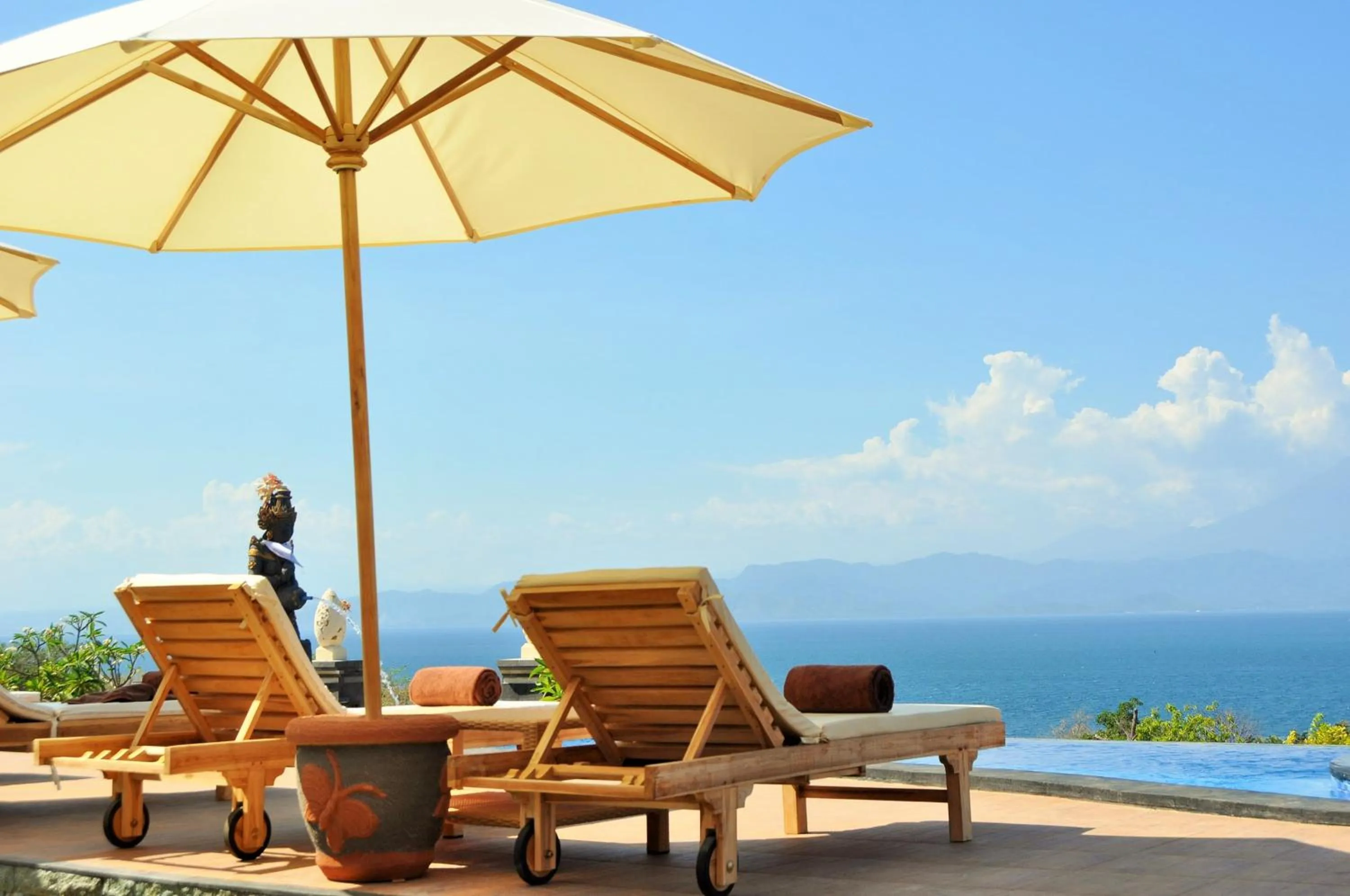 Garden view in Reynten Hill