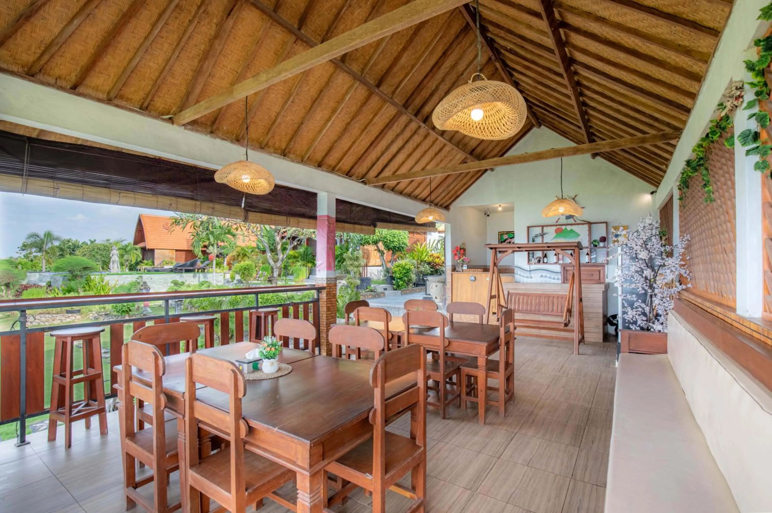 Restaurant/places to eat in Reynten Hill