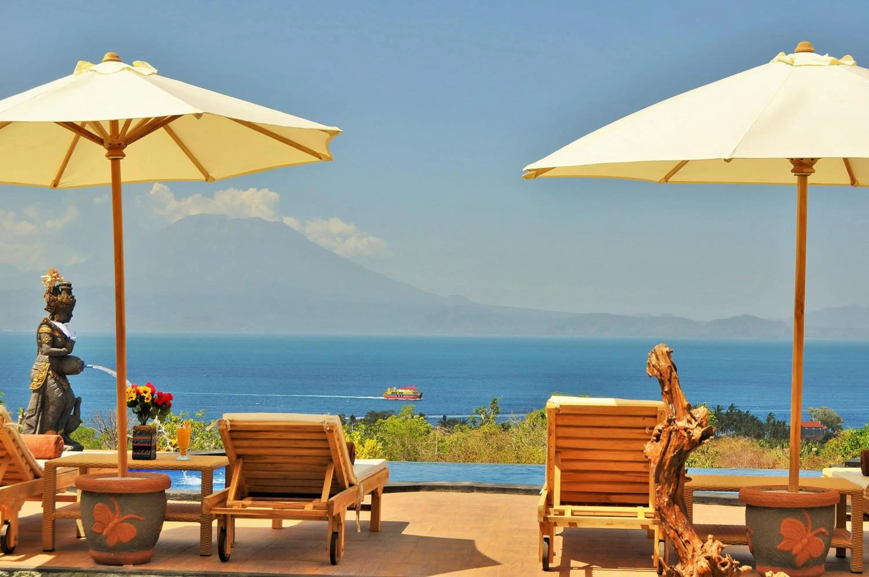 Garden view in Reynten Hill