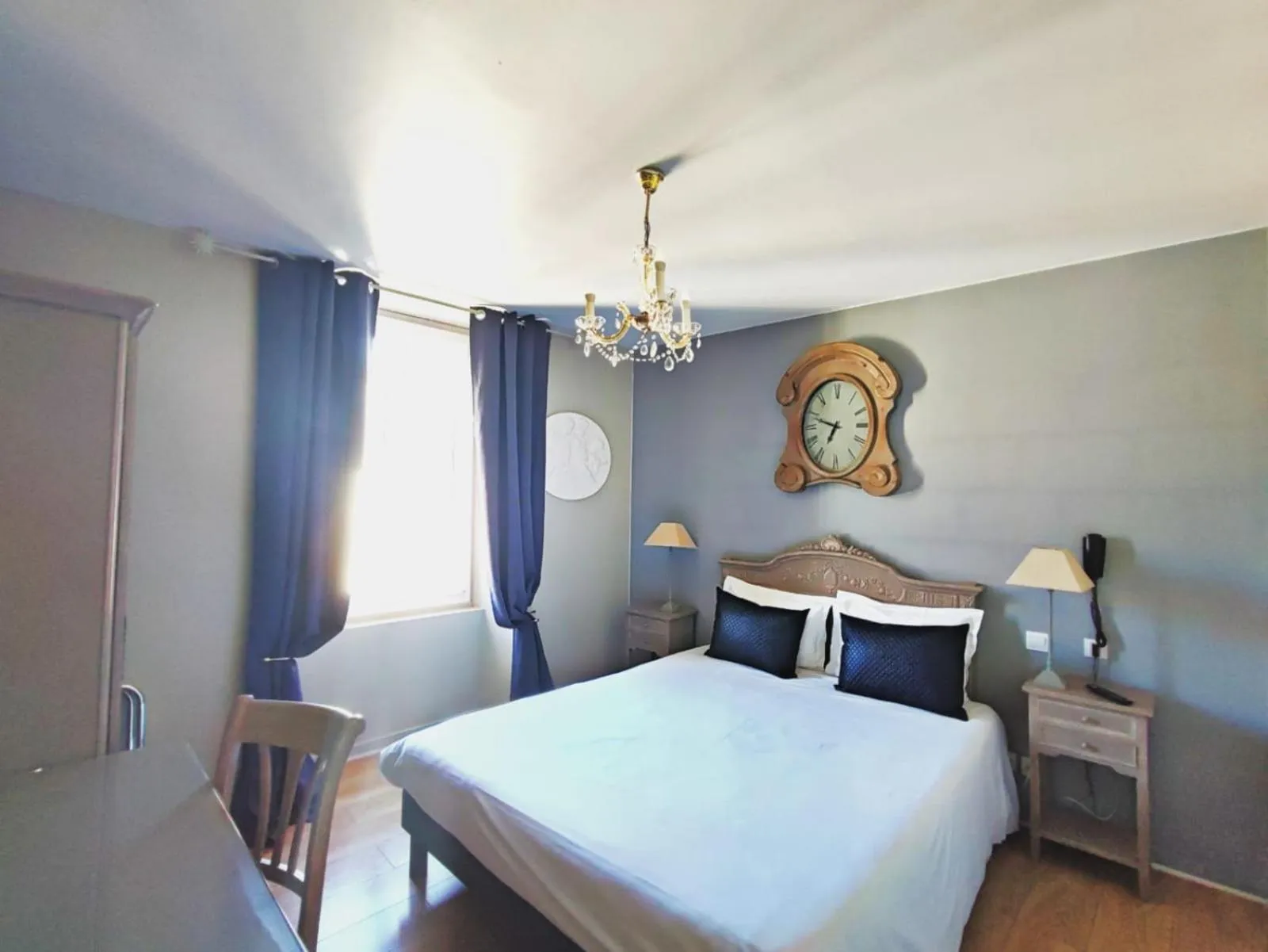 Bed in Hotel Abat Jour