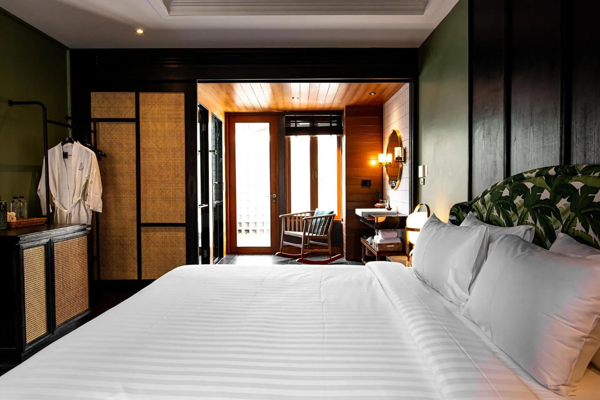 Photo of the whole room, Bed in Hotel Loy Chiang Mai