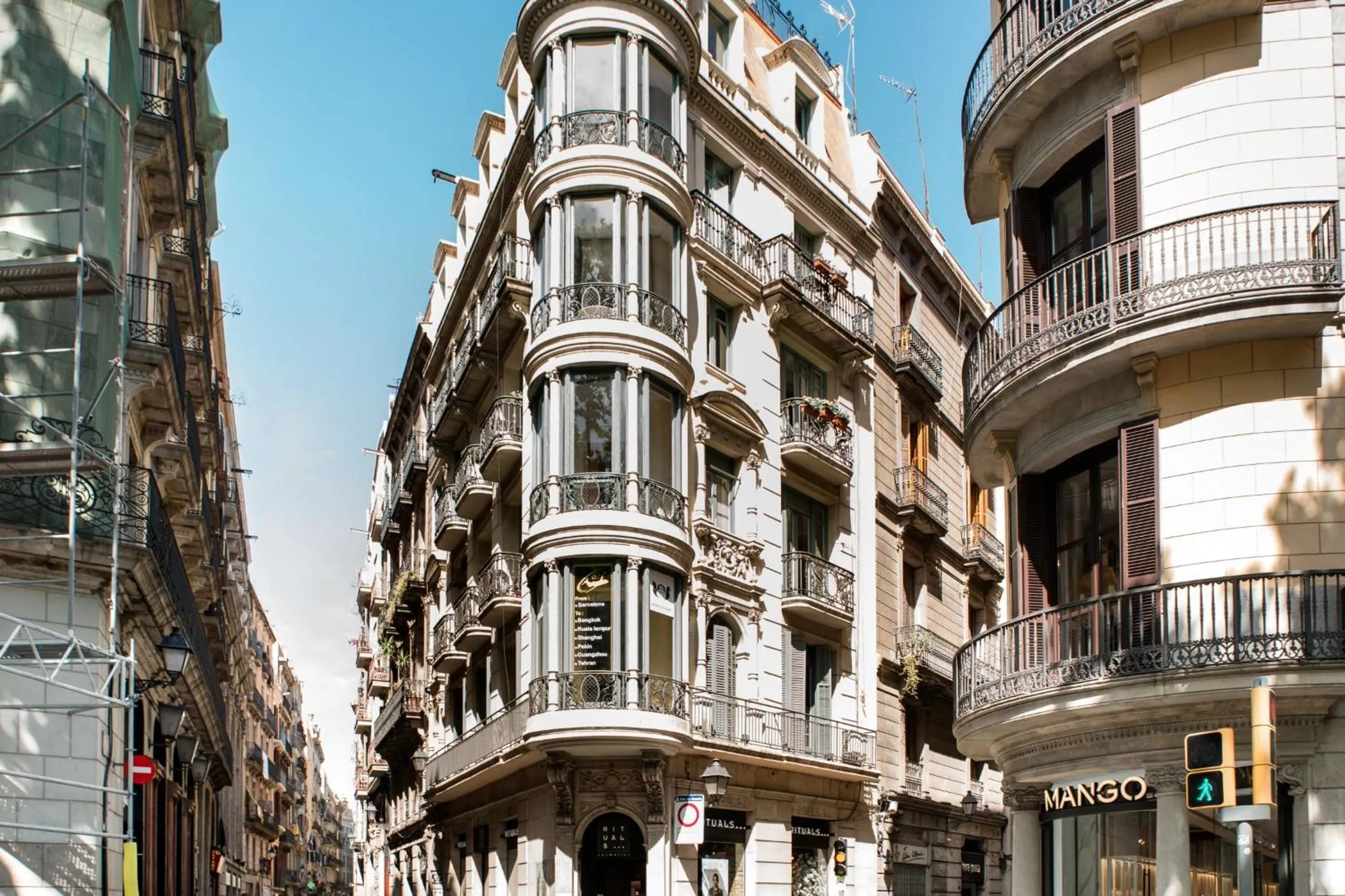 Property building in El Alma de las Ramblas