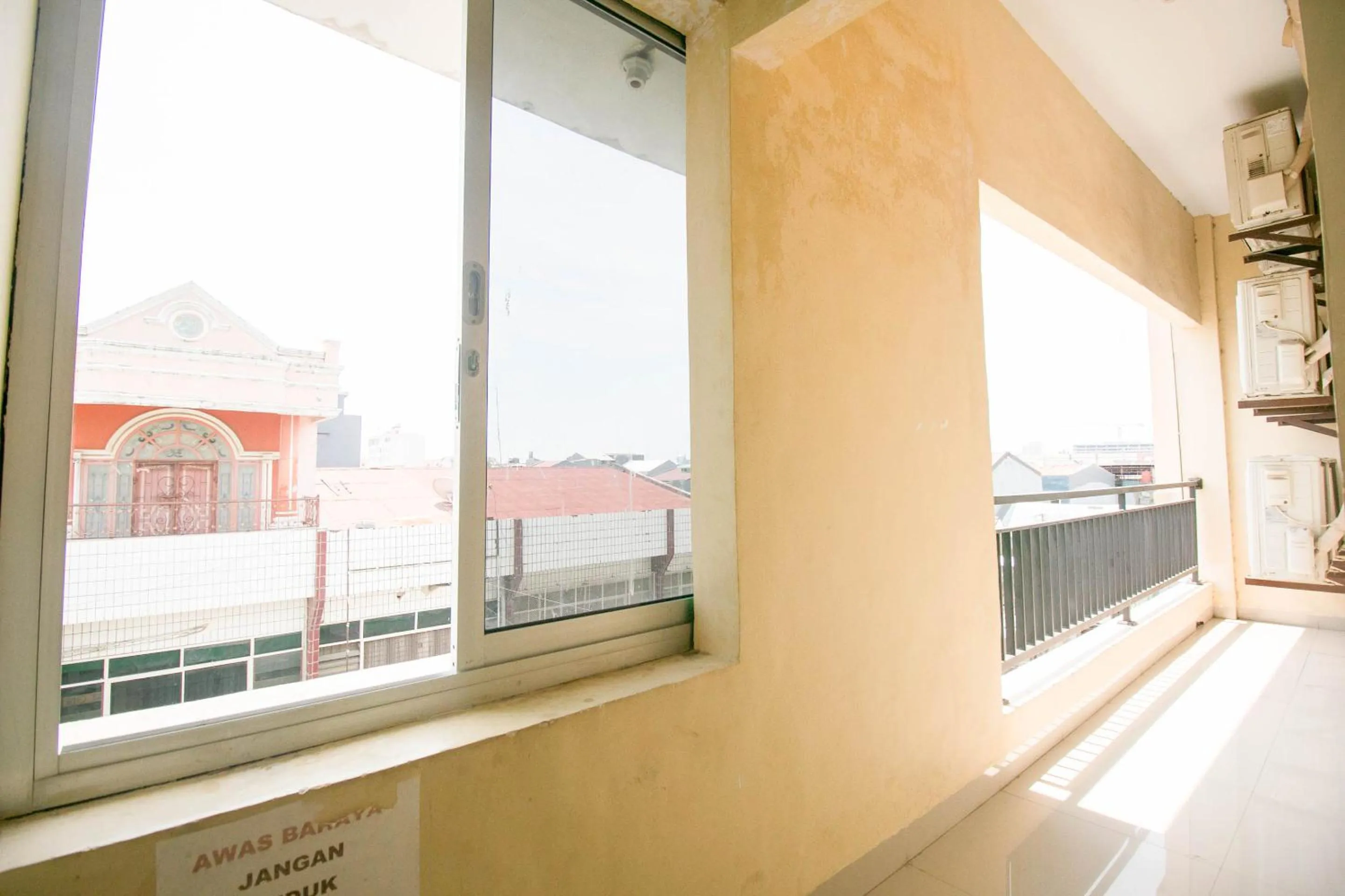 Balcony/Terrace in Grand Azizah Makassar RedPartner