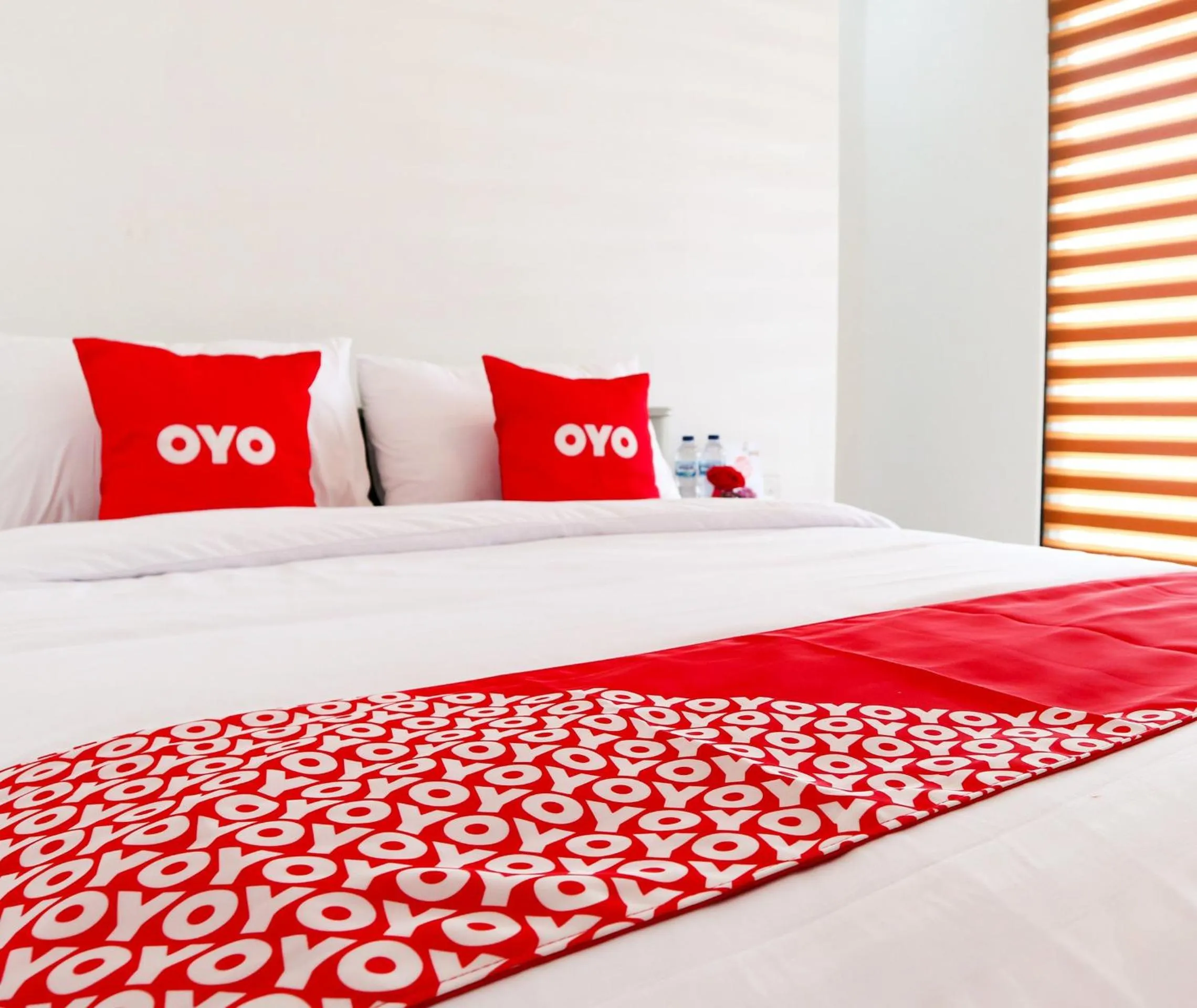 Bedroom in Hotel O Monalisa Residence And Cafe