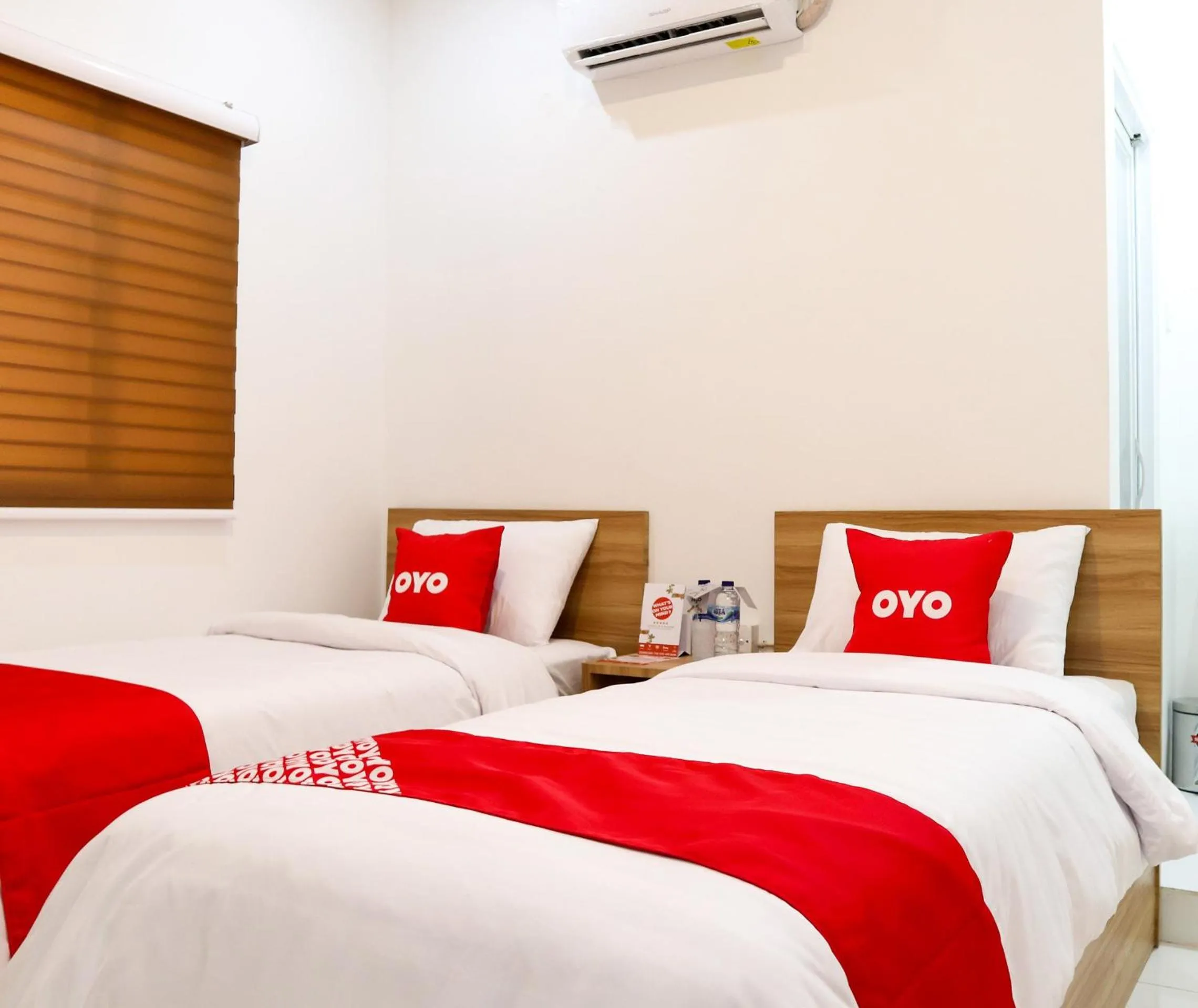 Bedroom in Hotel O Monalisa Residence And Cafe