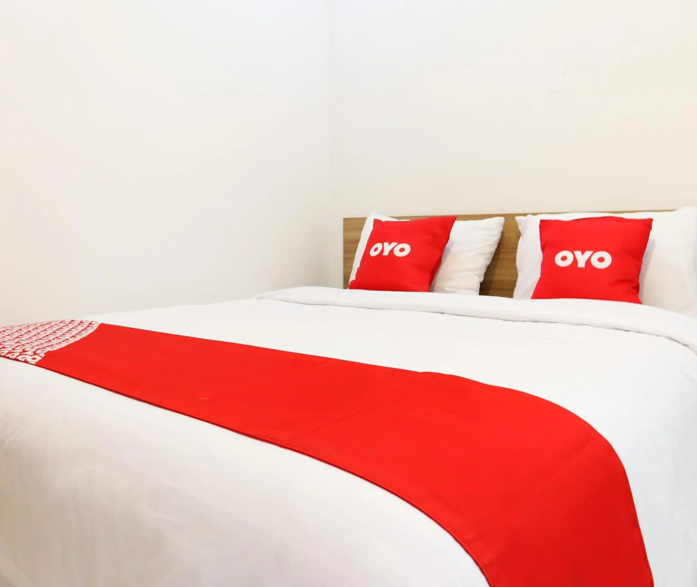 Bedroom in Hotel O Monalisa Residence And Cafe