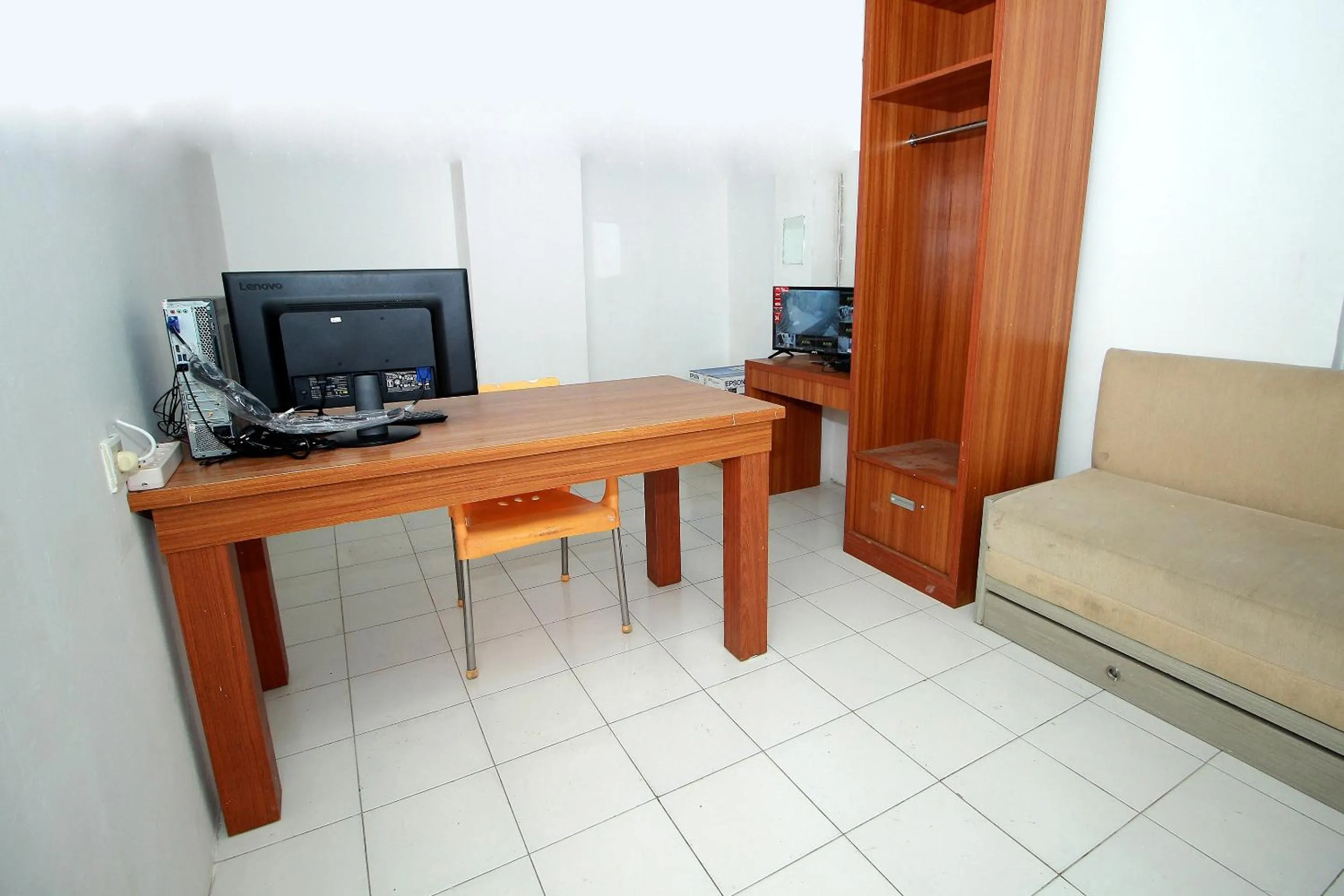 Lobby or reception in Hotel O Jati Exclusive Homestay