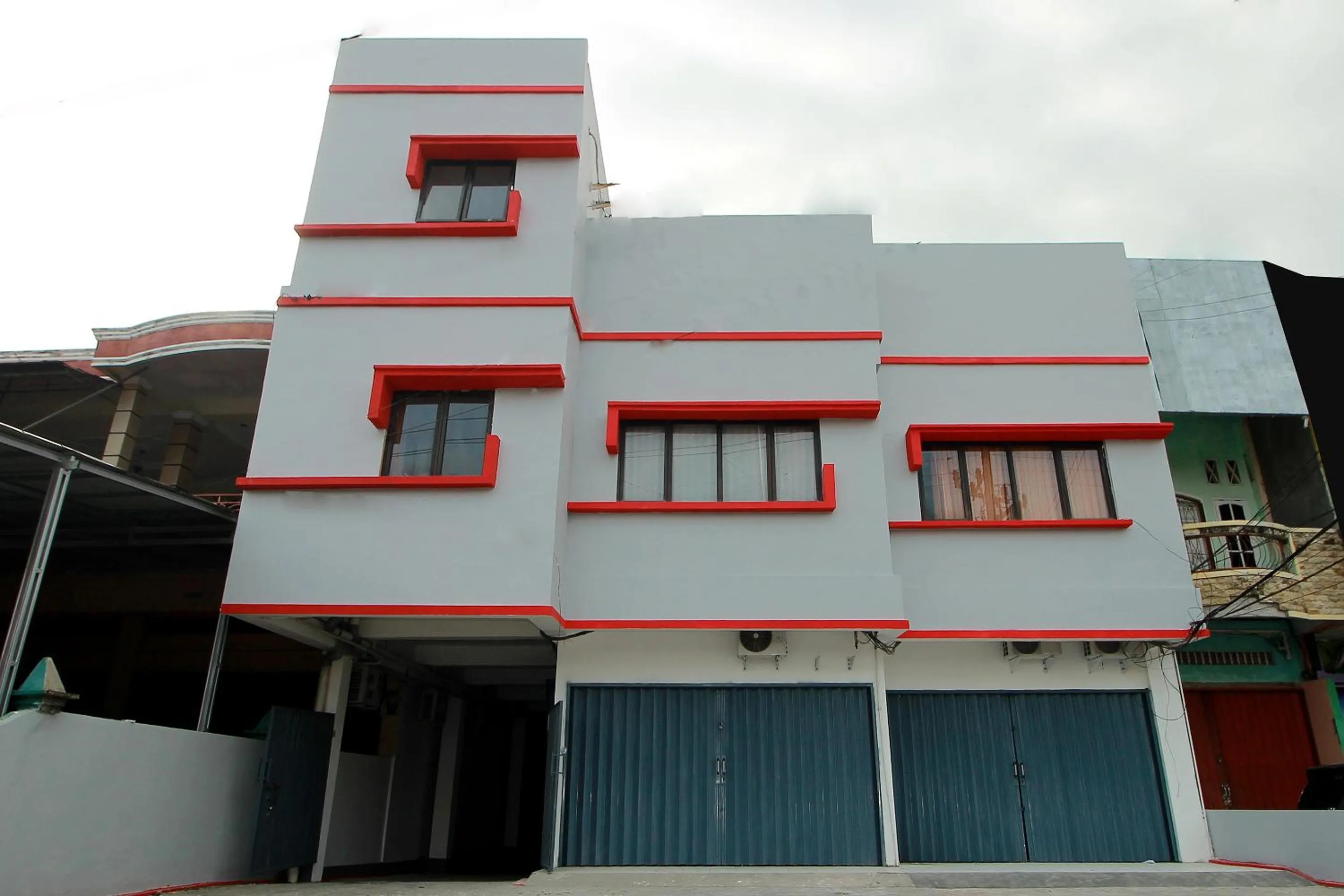 Facade/entrance in Hotel O Jati Exclusive Homestay