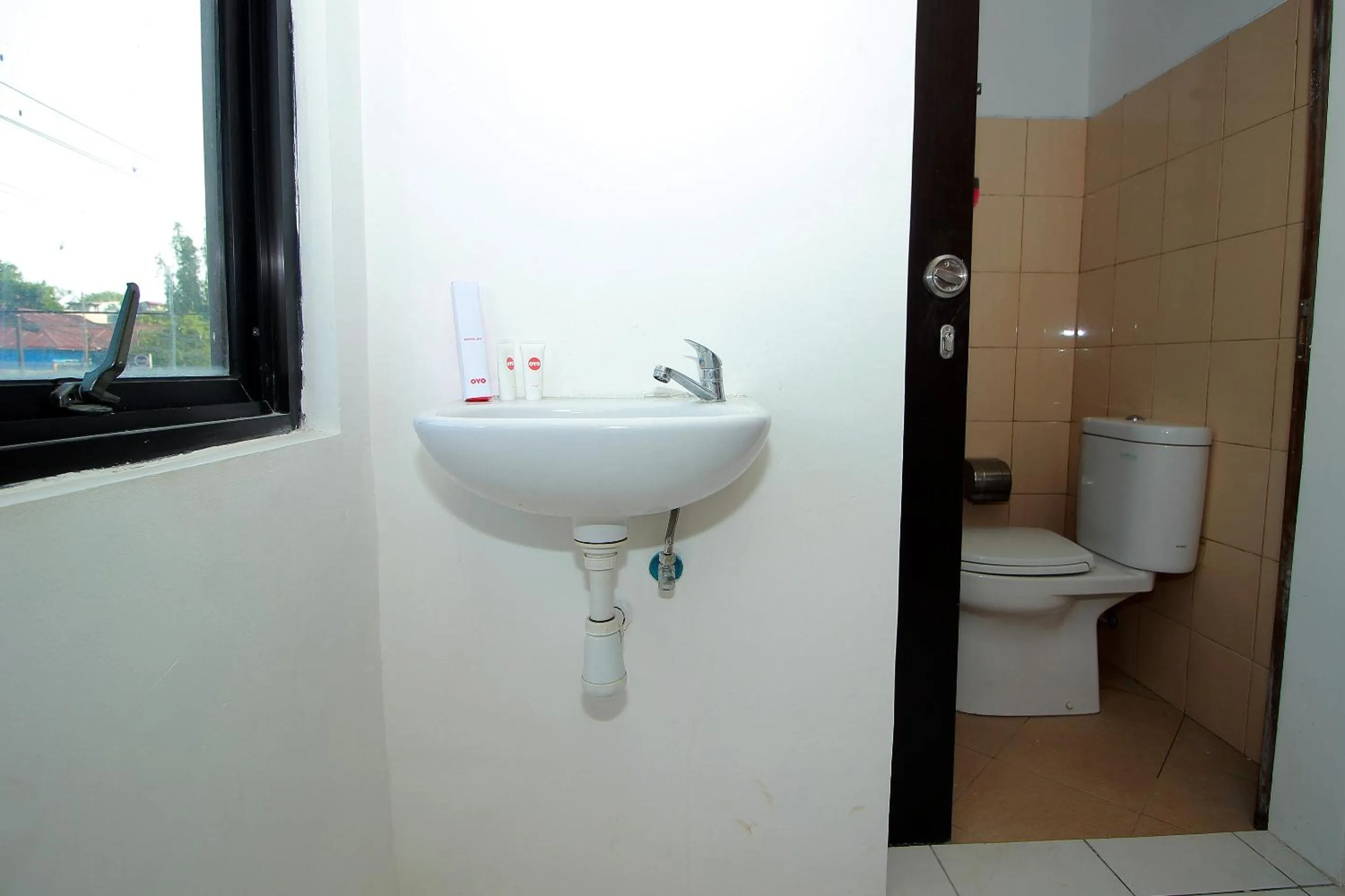 Bathroom in Hotel O Jati Exclusive Homestay