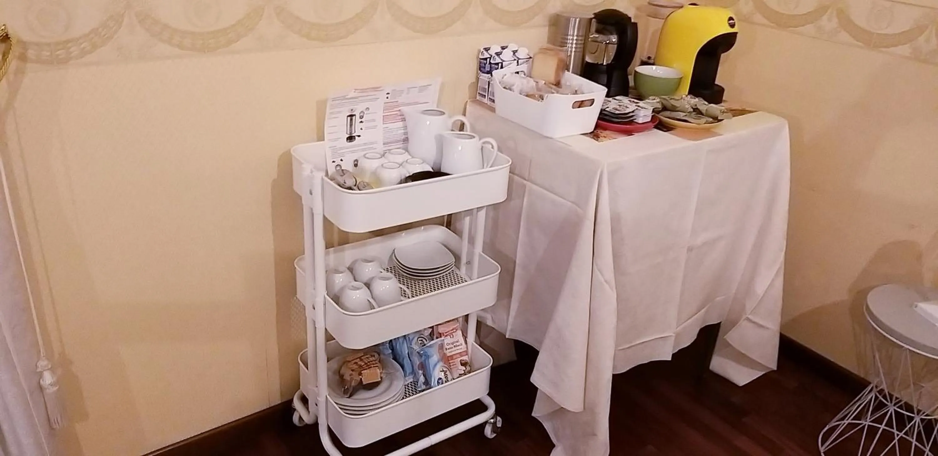 Coffee/tea facilities in Bed & Breakfast Gli Oleandri